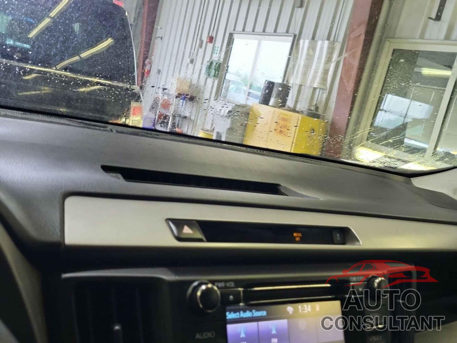 TOYOTA RAV4 2016 - 2T3BFREV3GW415769