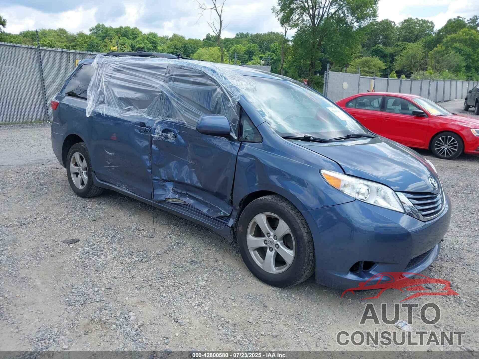 TOYOTA SIENNA 2015 - 5TDKK3DC5FS562734