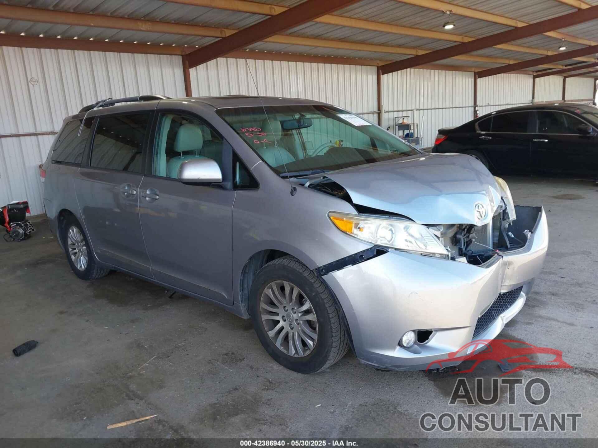 TOYOTA SIENNA 2013 - 5TDYK3DC9DS305552