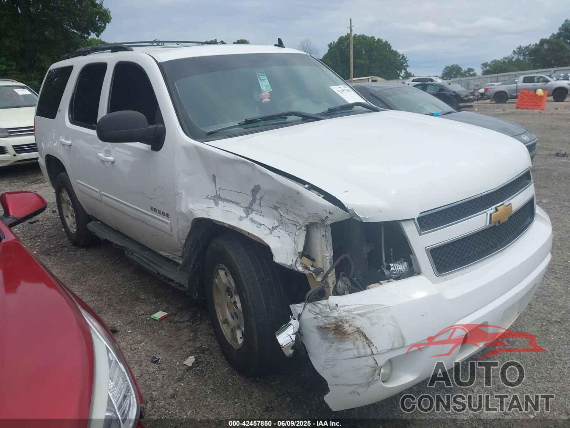 CHEVROLET TAHOE 2011 - 1GNSKBE08BR345807