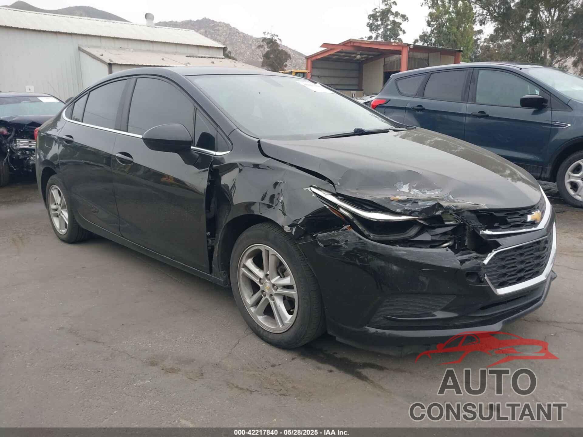 CHEVROLET CRUZE 2018 - 1G1BE5SM0J7139392