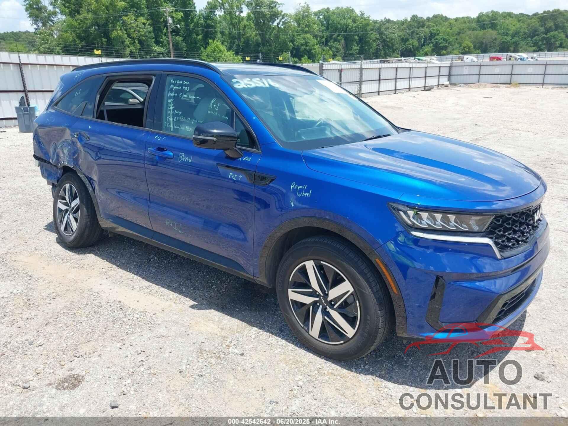 KIA SORENTO 2023 - 5XYRL4LC1PG223485