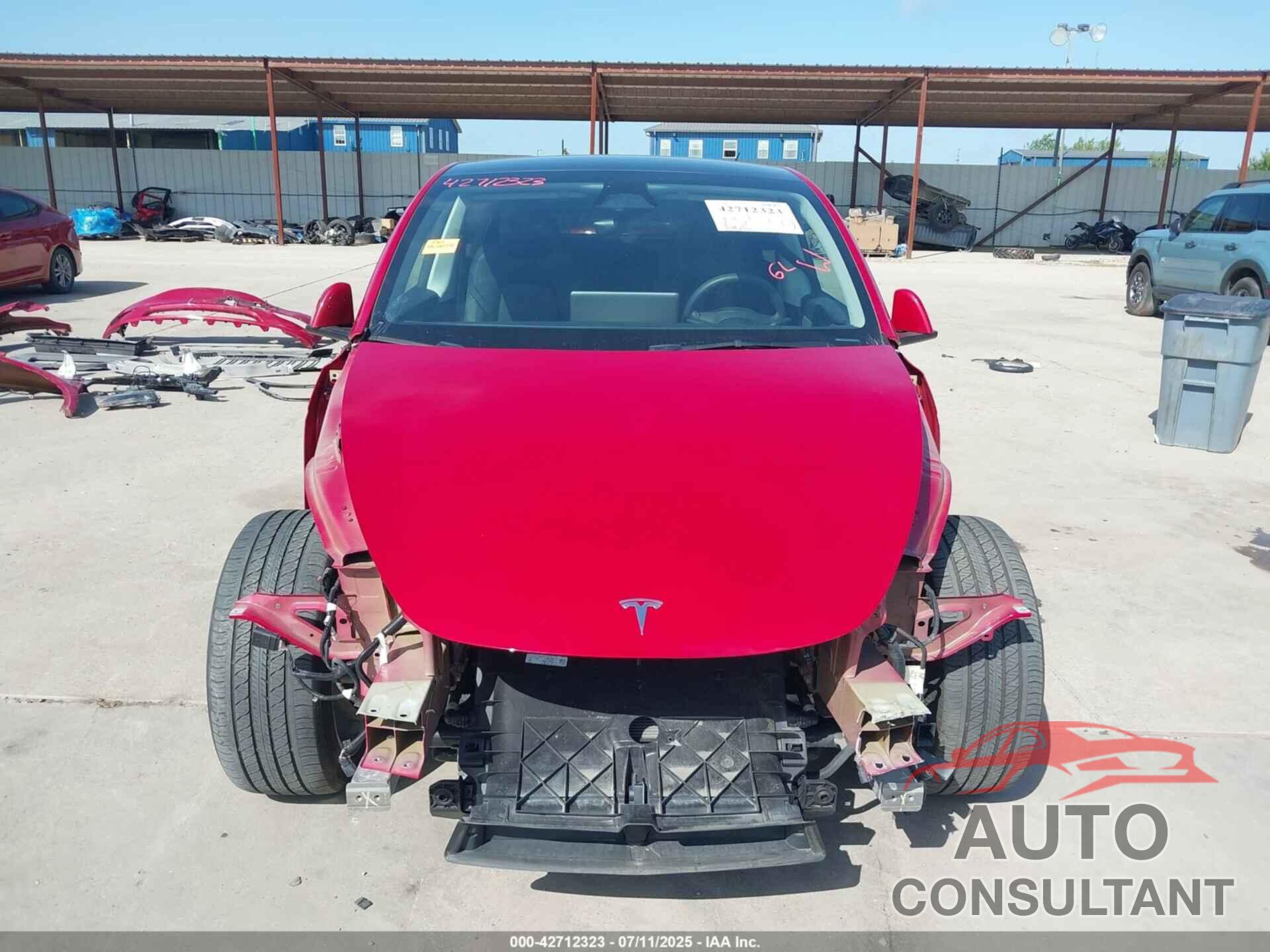 TESLA MODEL Y 2023 - 7SAYGAEEXPF830119