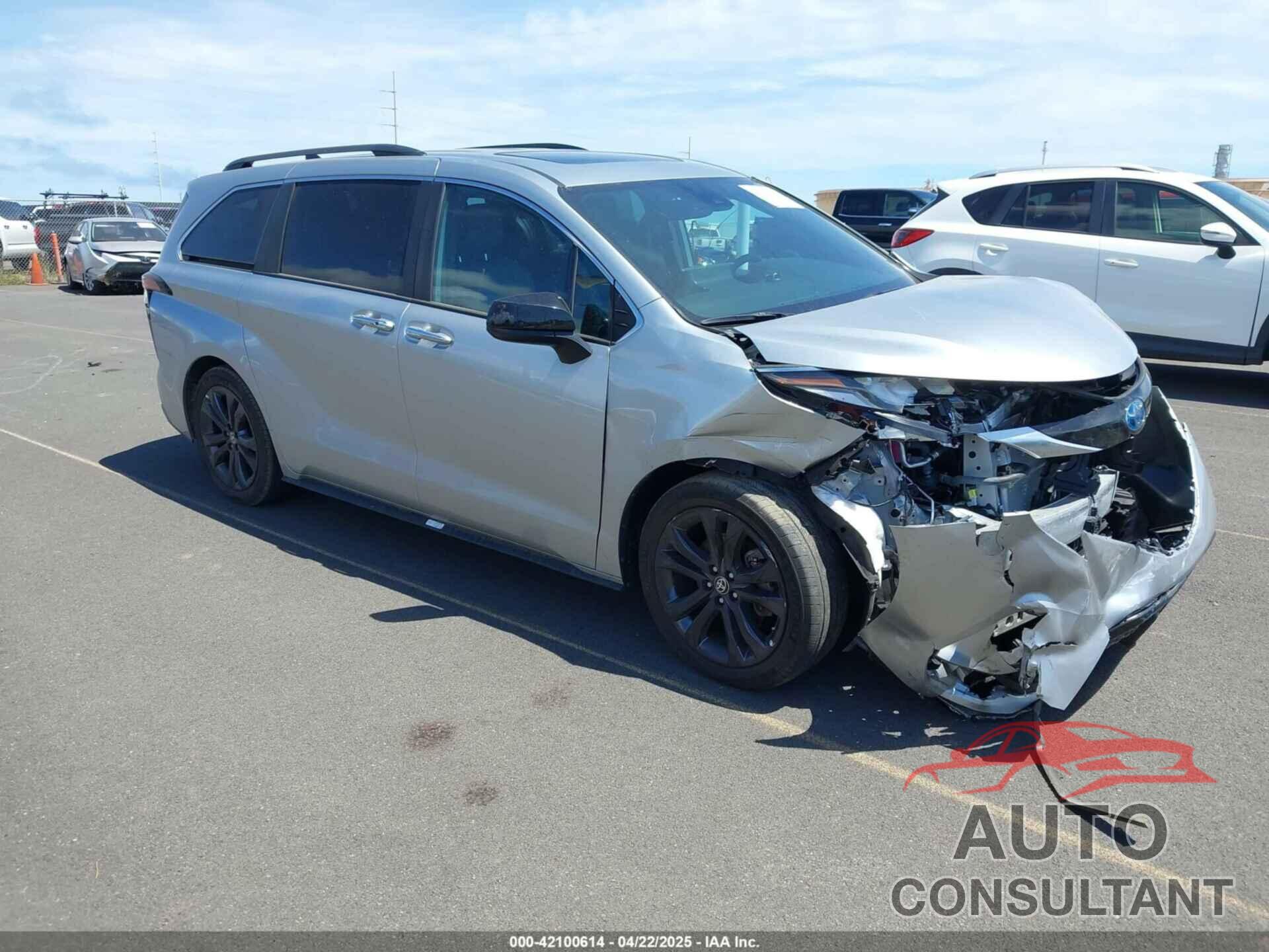 TOYOTA SIENNA 2022 - 5TDXRKEC6NS097695