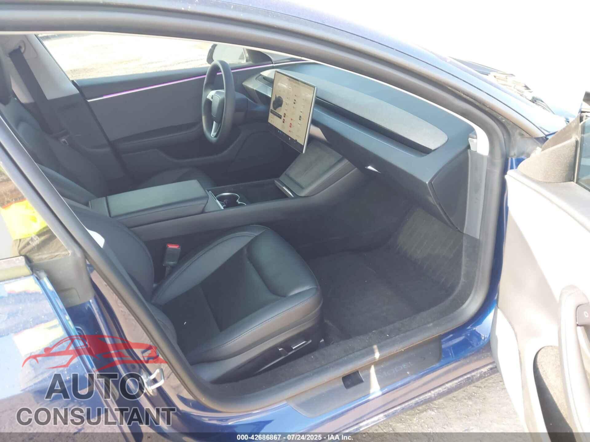 TESLA MODEL 3 2024 - 5YJ3E1EA1RF769384