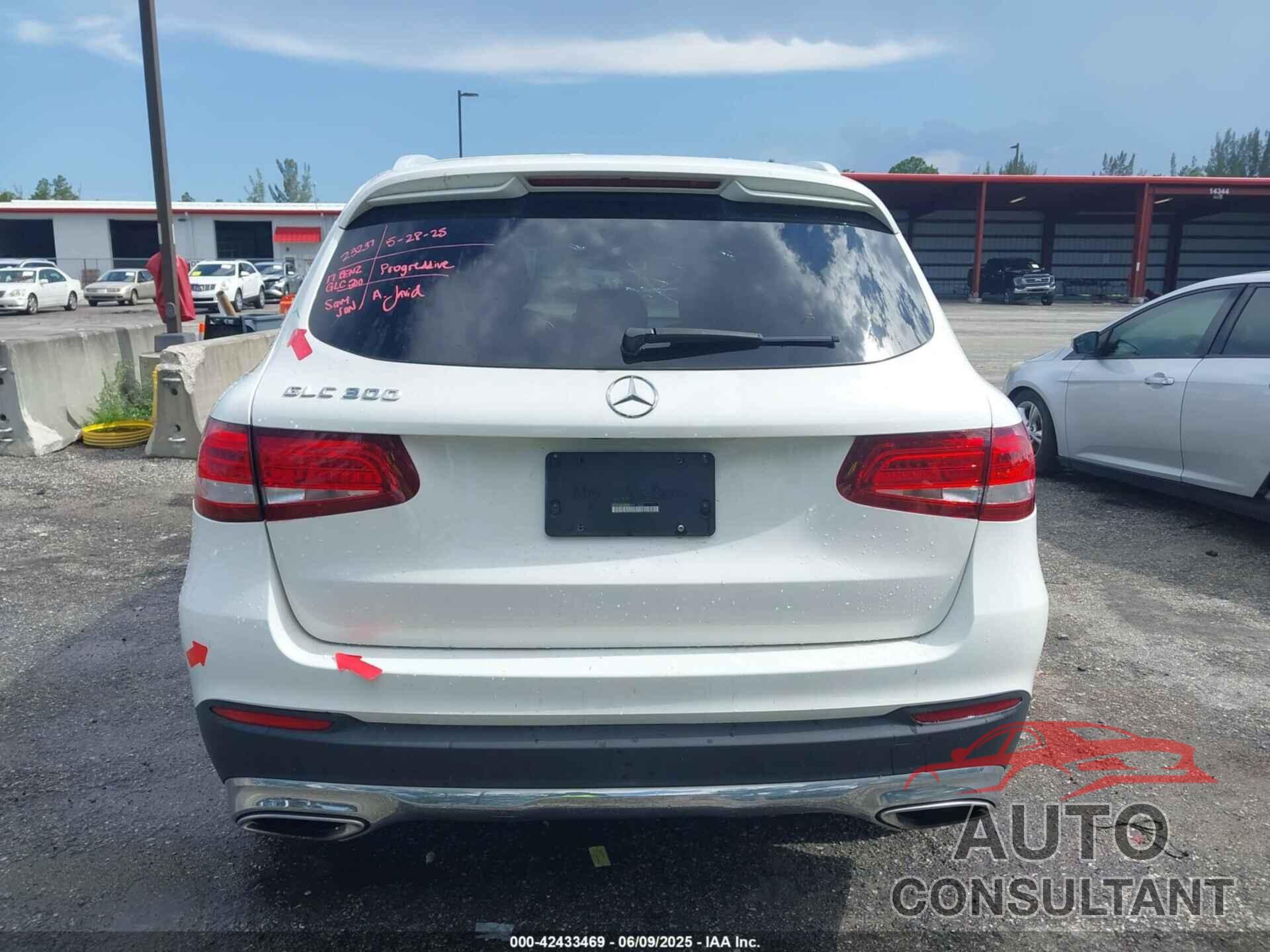 MERCEDES-BENZ GLC 300 2017 - WDC0G4JB3HV011053