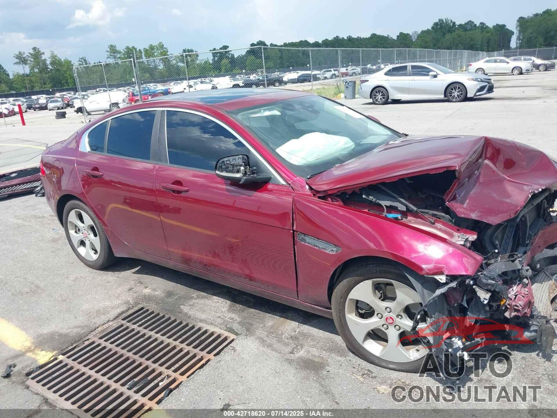 JAGUAR XE 2017 - SAJAR4BG1HA972645