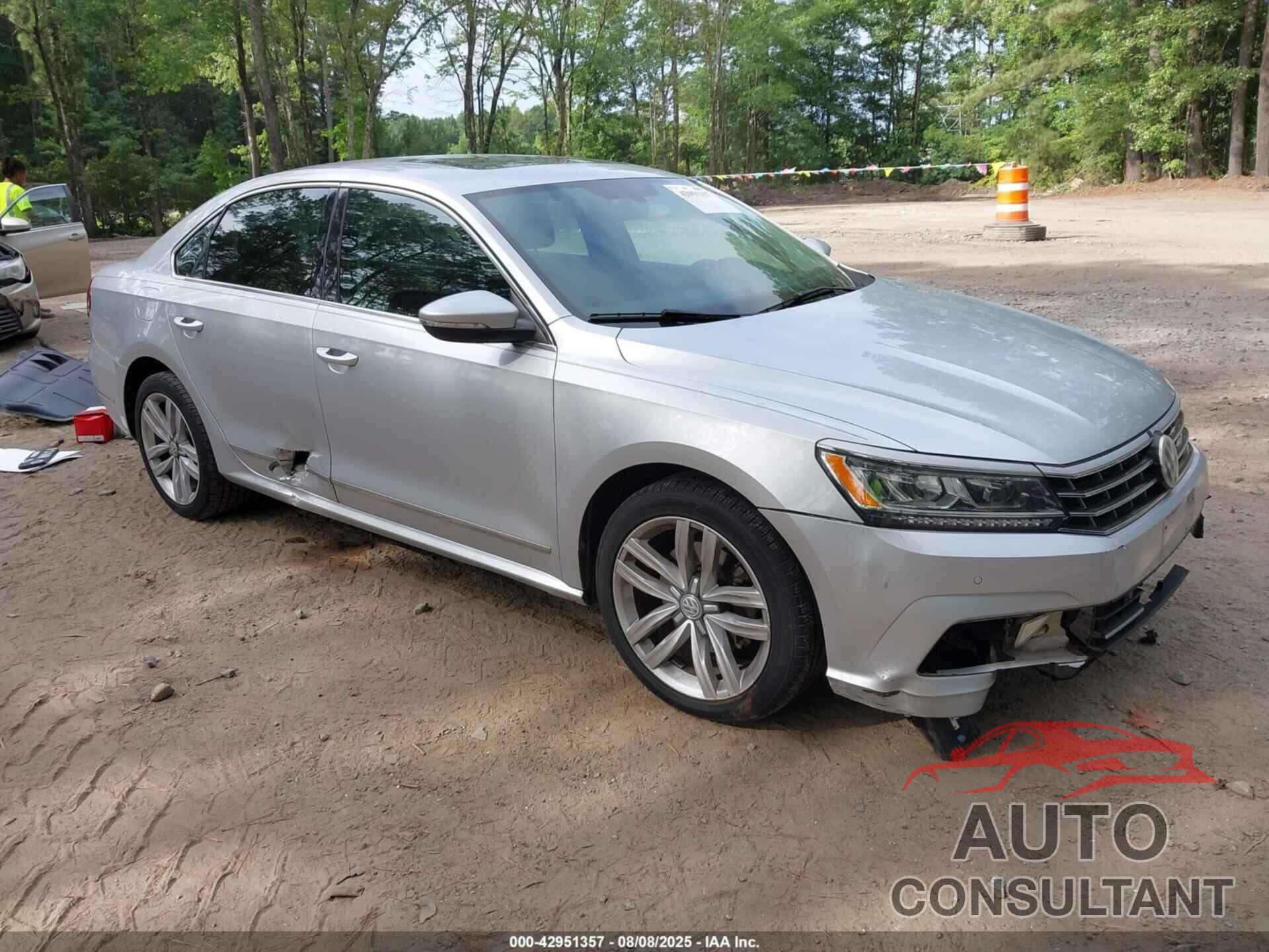 VOLKSWAGEN PASSAT 2017 - 1VWGT7A34HC065593