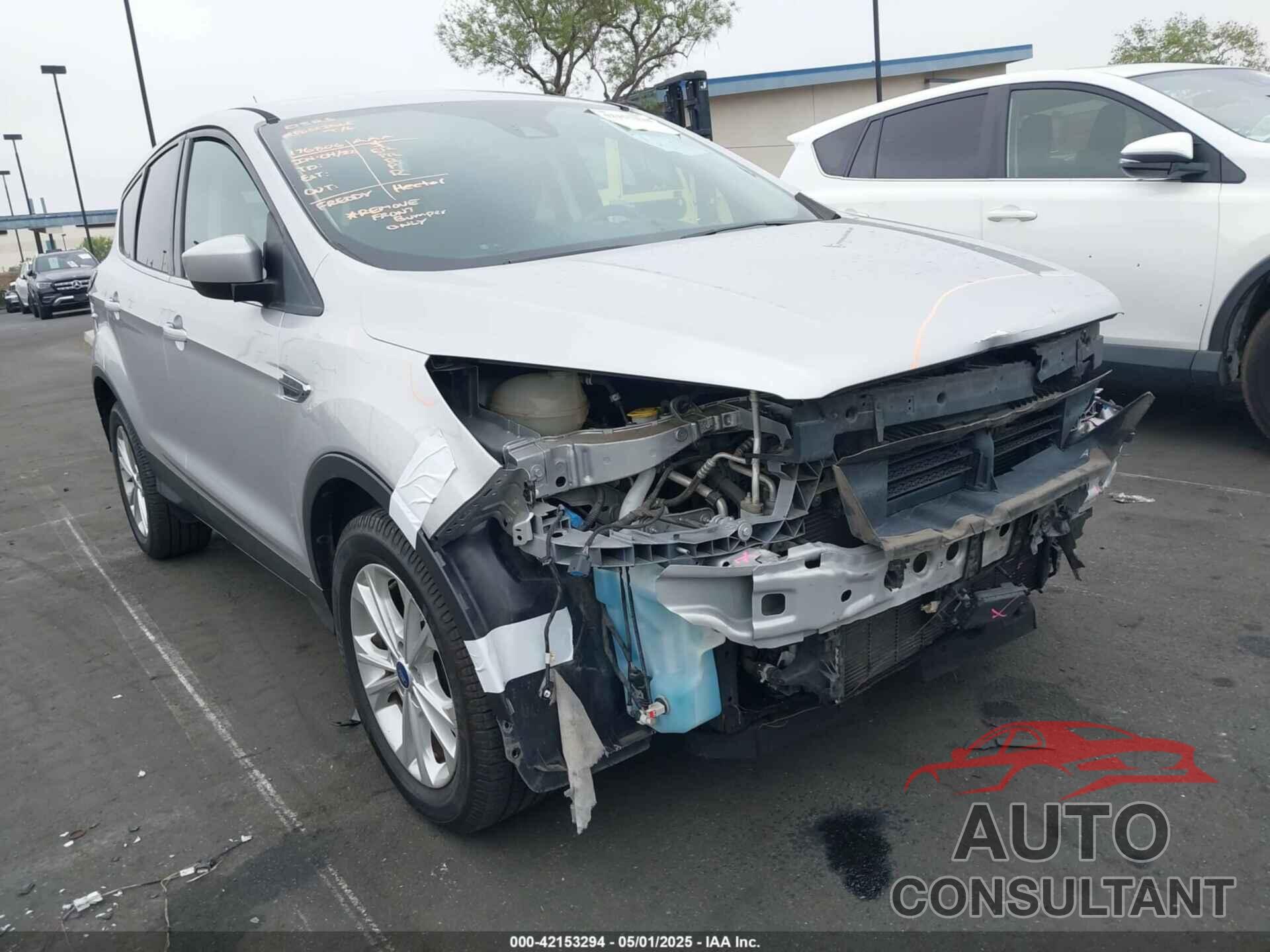 FORD ESCAPE 2019 - 1FMCU0GD1KUB81935