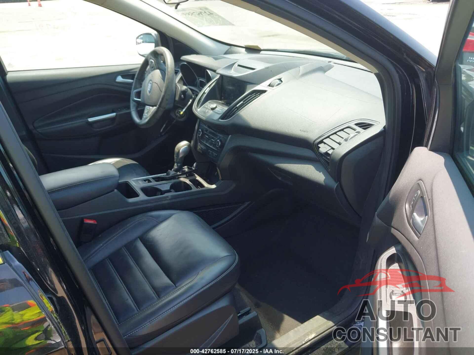 FORD ESCAPE 2018 - 1FMCU9HD4JUB30852
