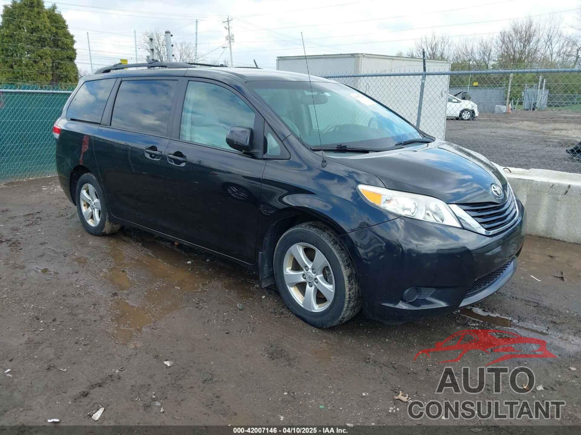 TOYOTA SIENNA 2013 - 5TDKK3DC8DS401419