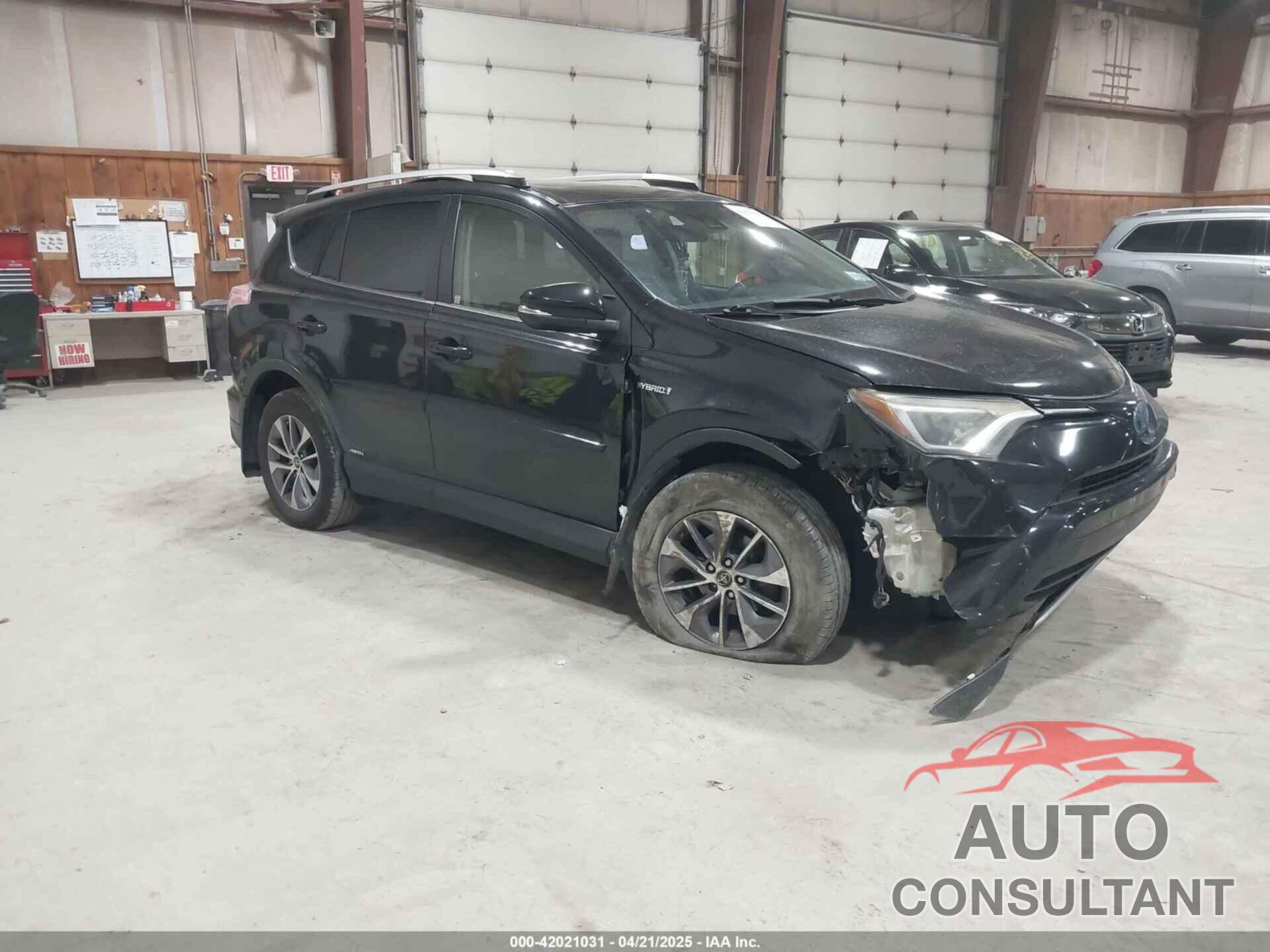 TOYOTA RAV4 HYBRID 2017 - JTMRJREV7HD073092