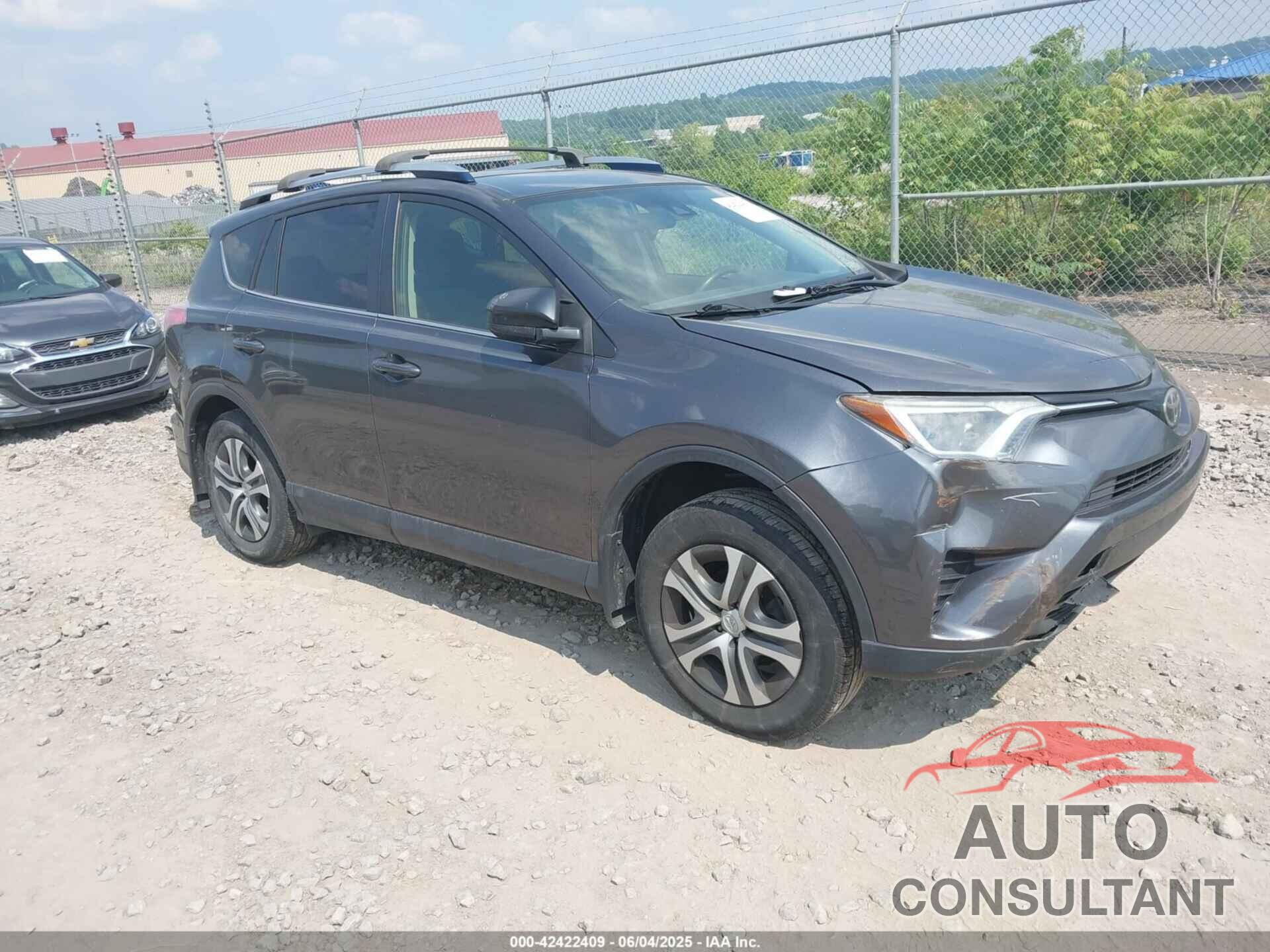 TOYOTA RAV4 2017 - JTMBFREV2HJ701869