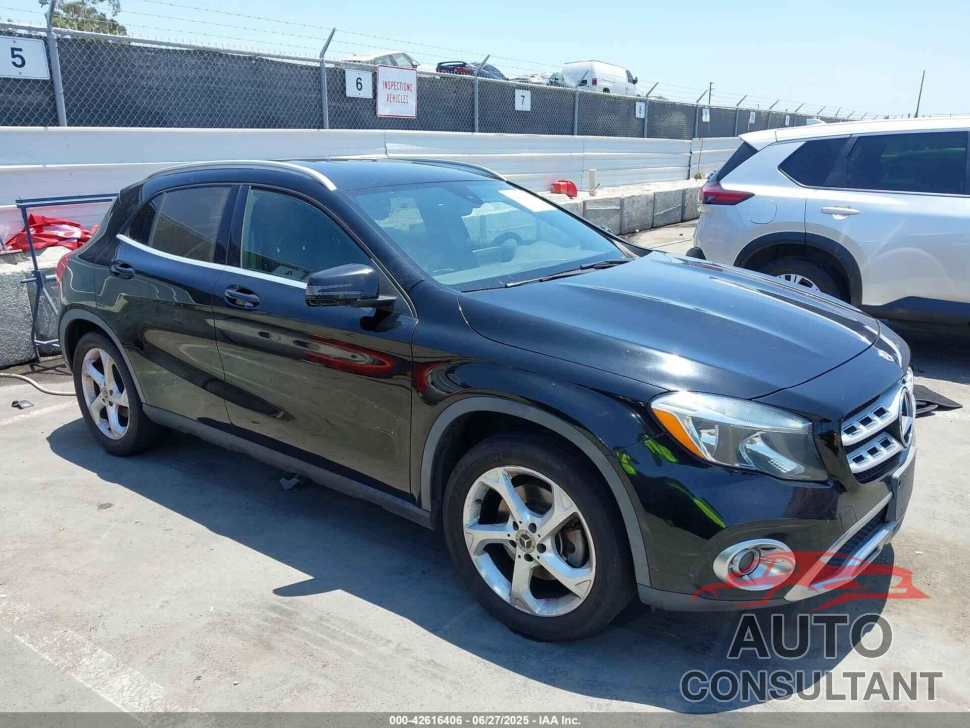 MERCEDES-BENZ GLA 250 2019 - WDCTG4EB6KU009852