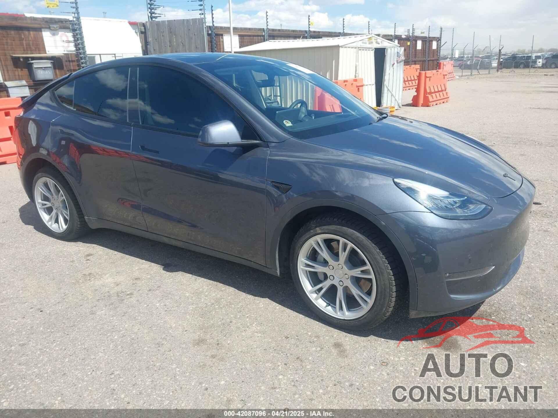 TESLA MODEL Y 2022 - 7SAYGDEE7NA008860