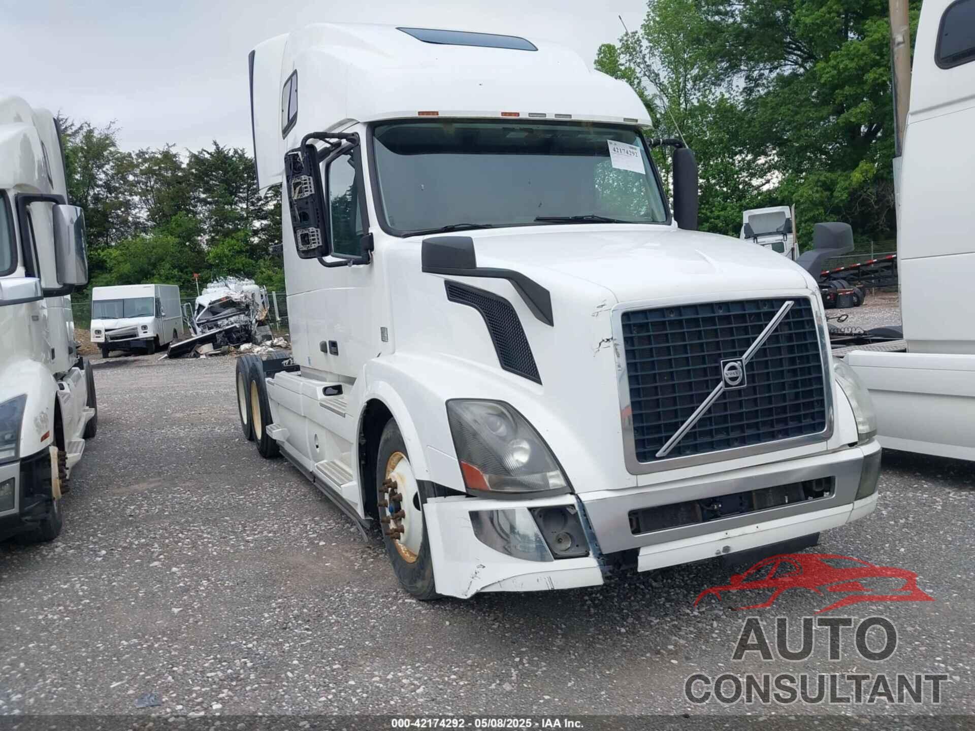 VOLVO VN 2016 - 4V4N99EHXGN965920