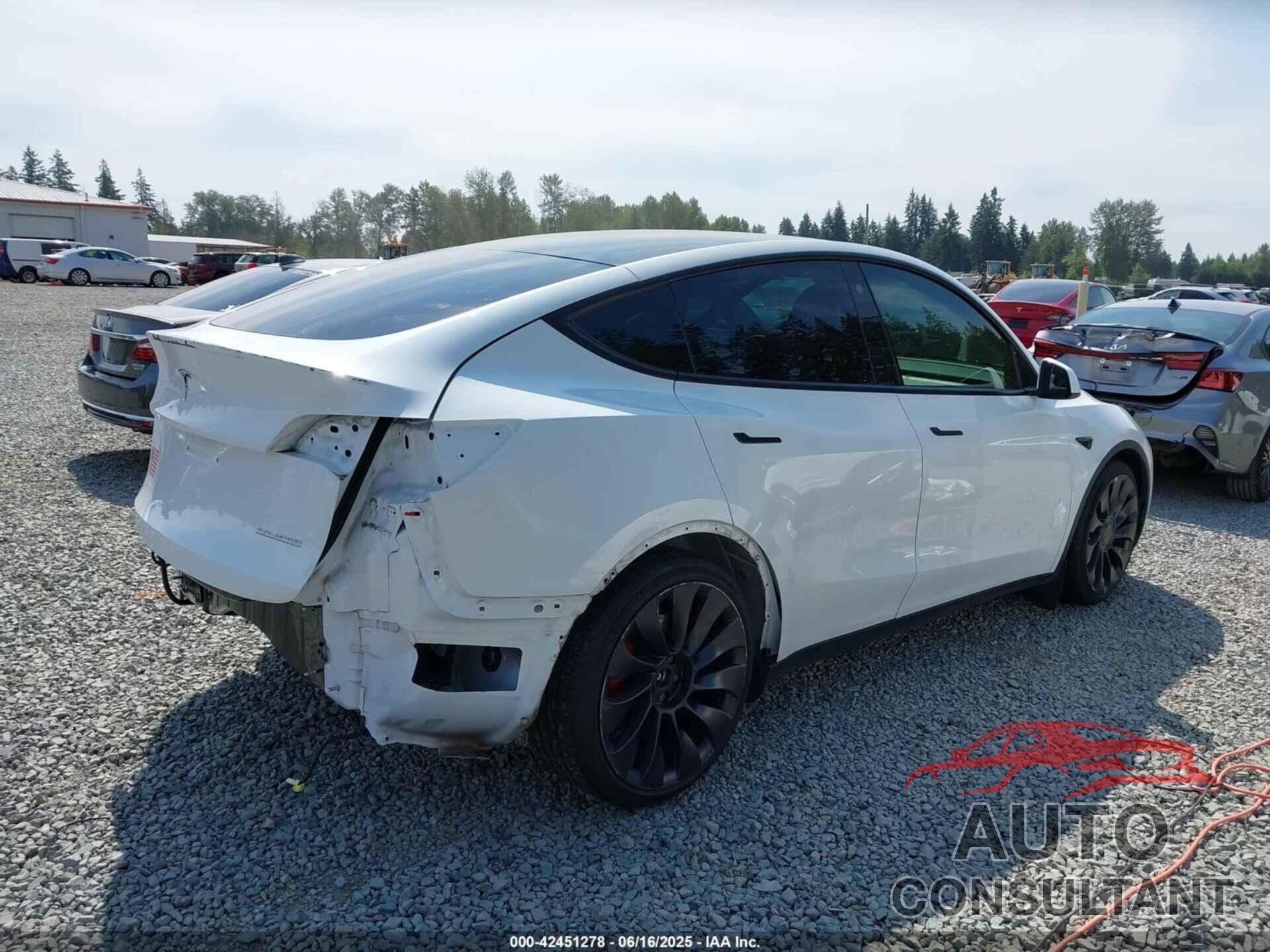 TESLA MODEL Y 2022 - 7SAYGDEF9NF400265