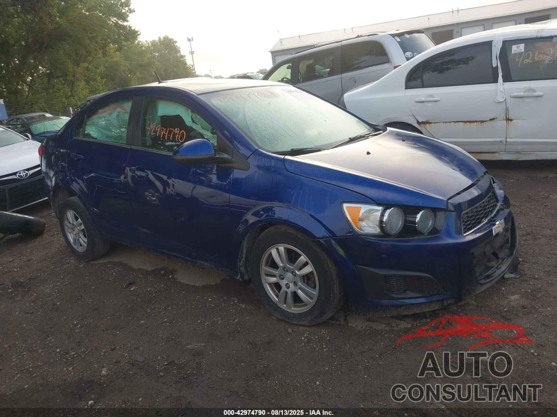 CHEVROLET SONIC 2013 - 1G1JC5SB0D4176920