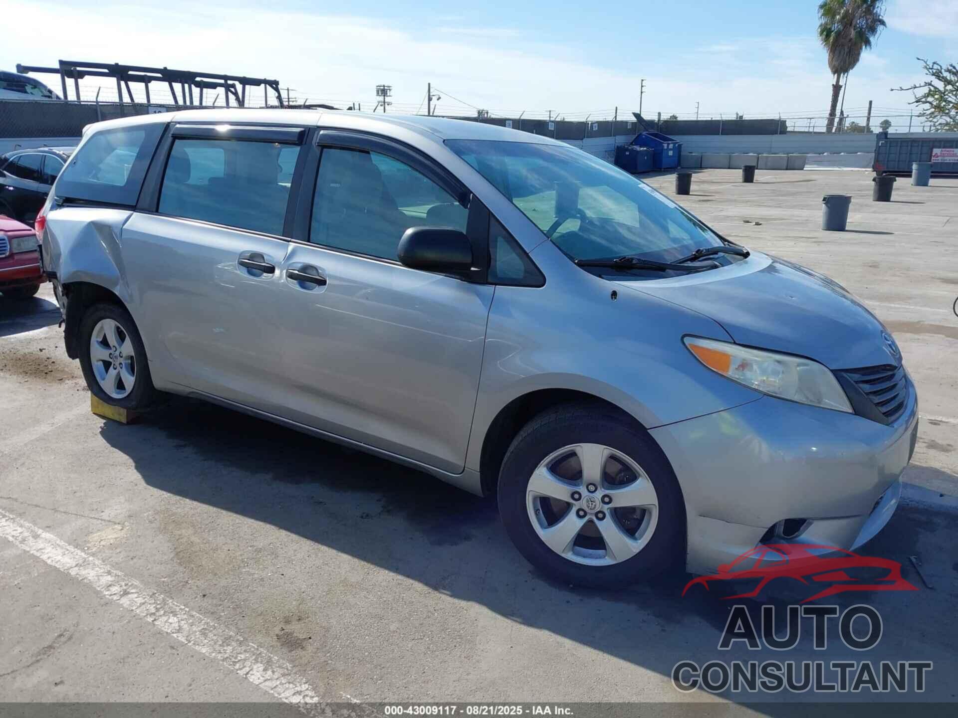 TOYOTA SIENNA 2013 - 5TDZK3DC4DS308136