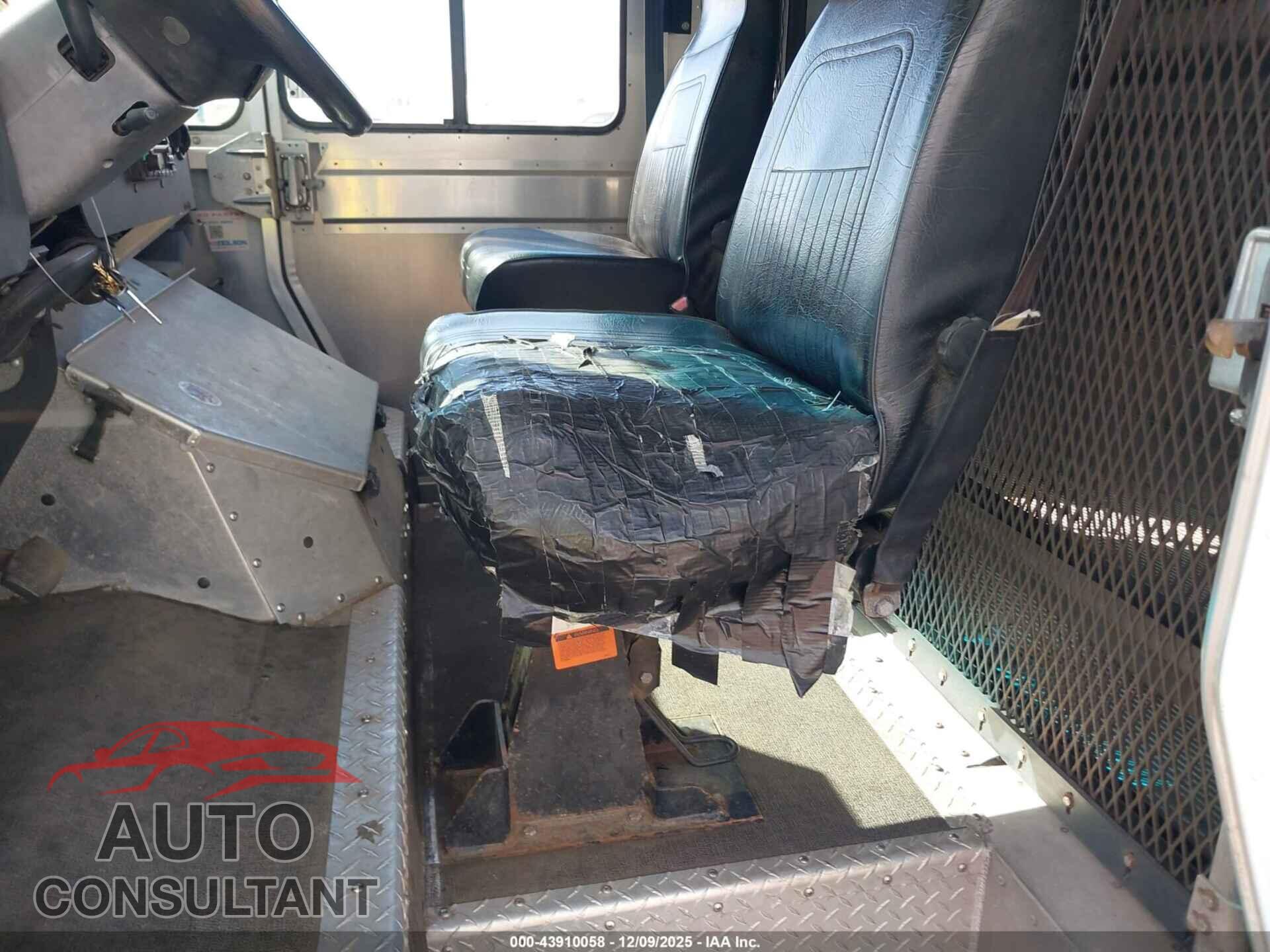 FORD E-350 STRIPPED 2014 - 1FC3E3KL8EDB11015