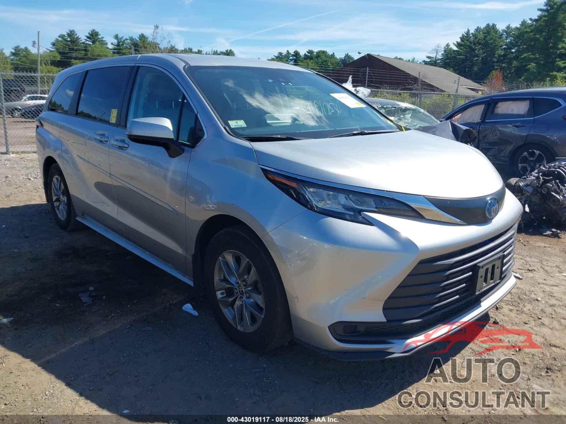 TOYOTA SIENNA 2022 - 5TDKSKFC2NS068787