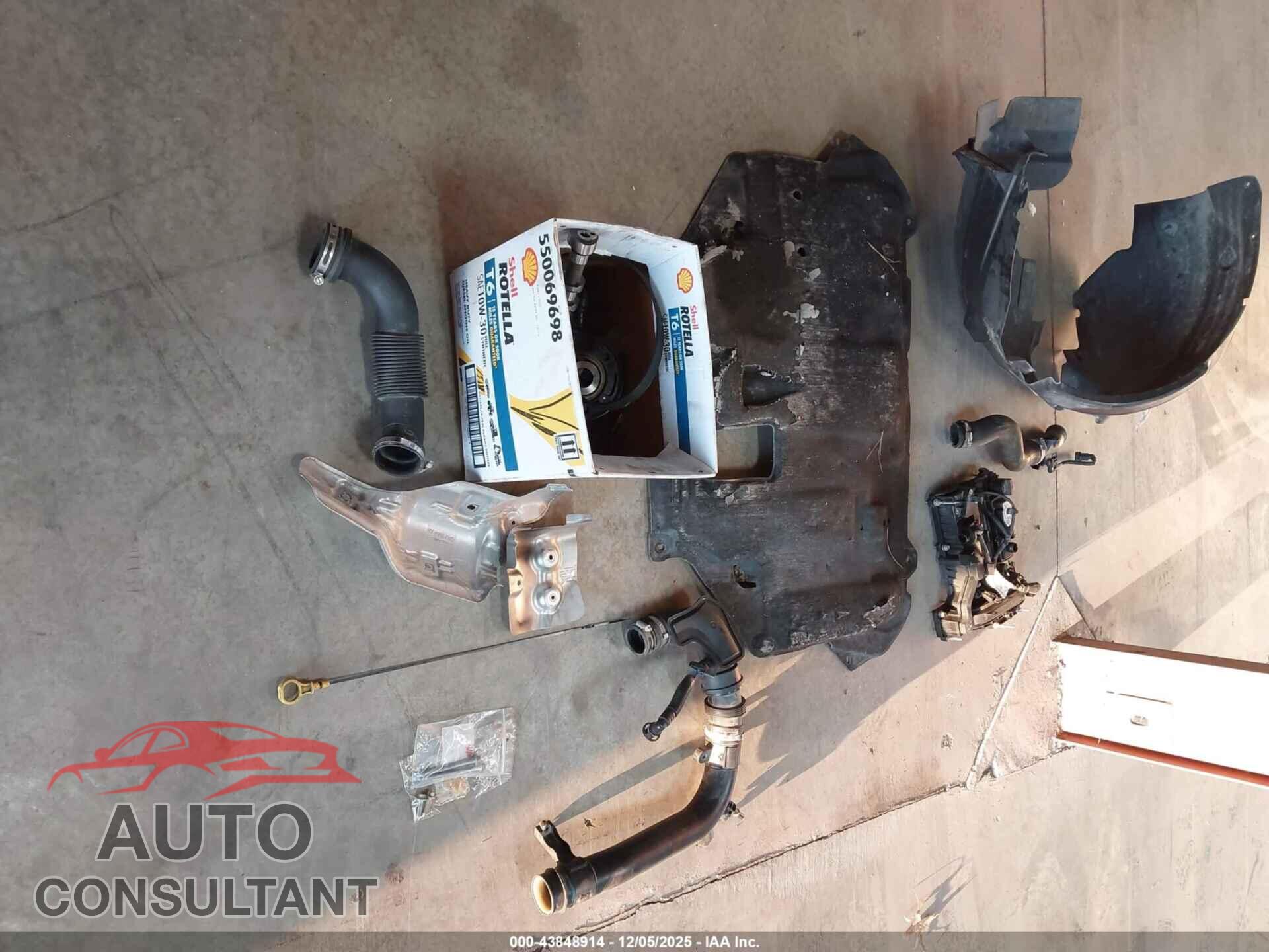 FORD FOCUS 2017 - 1FADP3FE4HL254392