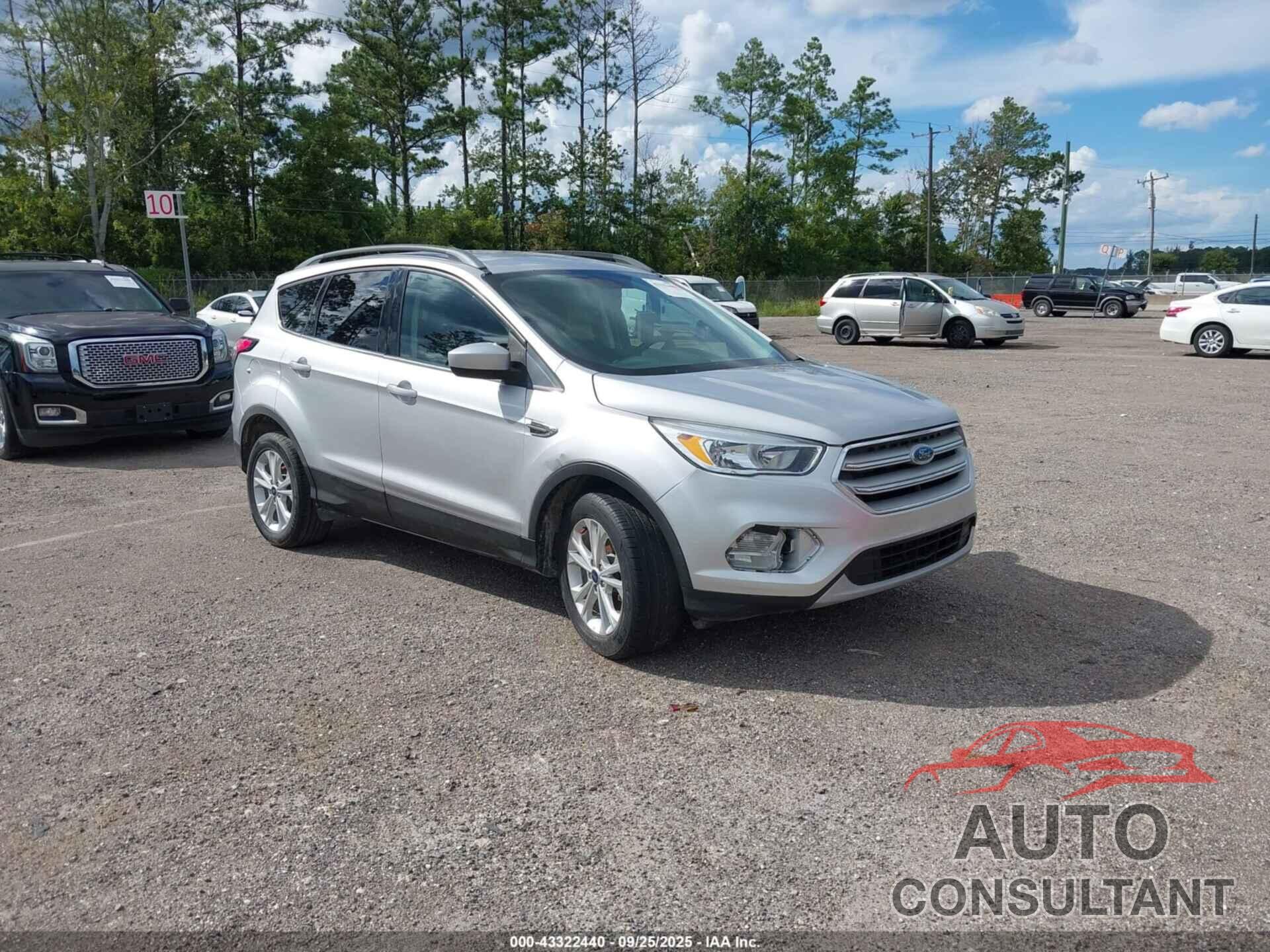 FORD ESCAPE 2018 - 1FMCU0GDXJUC10833