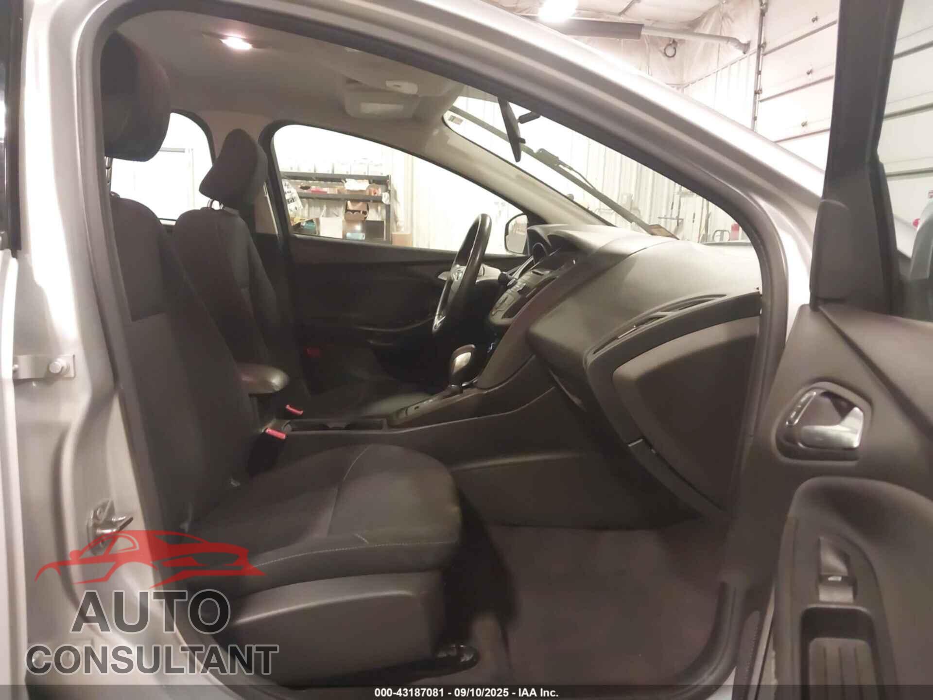 FORD FOCUS 2017 - 1FADP3F24HL325063