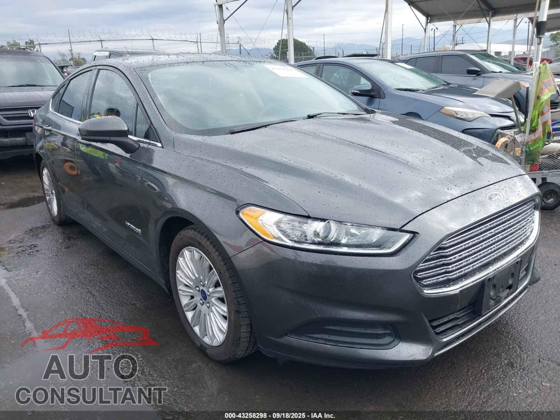 FORD FUSION HYBRID 2016 - 3FA6P0UU2GR405702