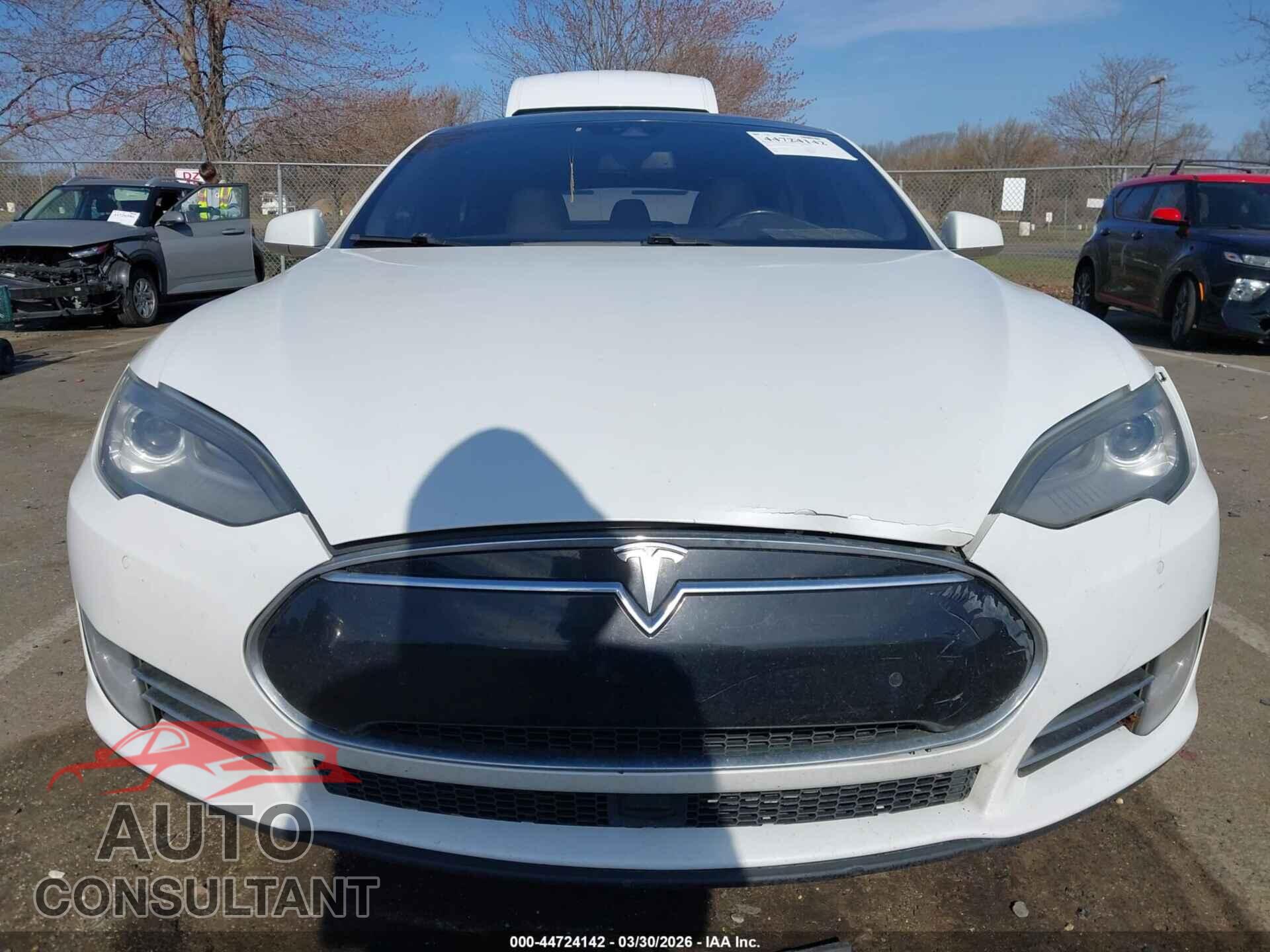 TESLA MODEL S 2015 - 5YJSA1E27FF108857