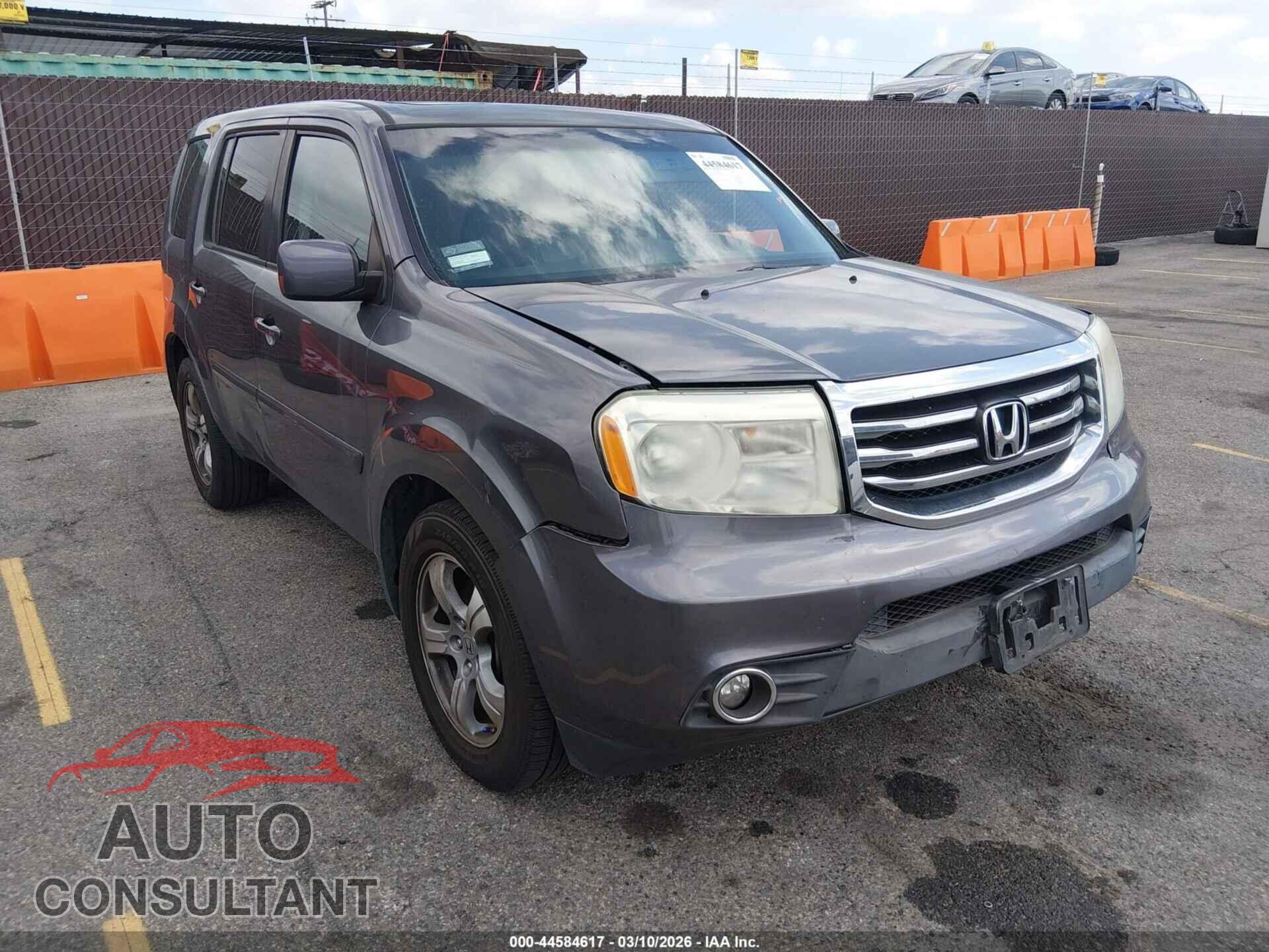HONDA PILOT 2015 - 5FNYF3H53FB028954