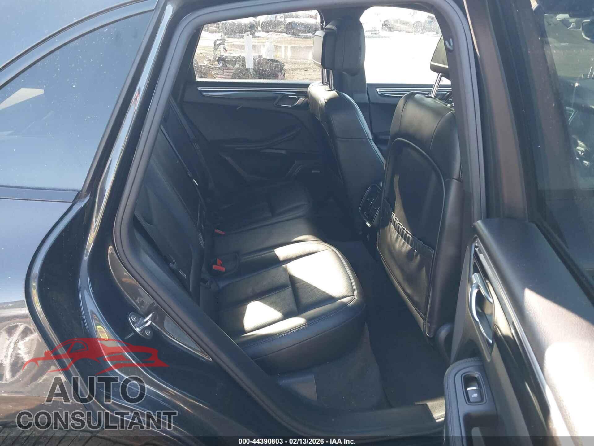 PORSCHE MACAN 2017 - WP1AA2A59HLB03465