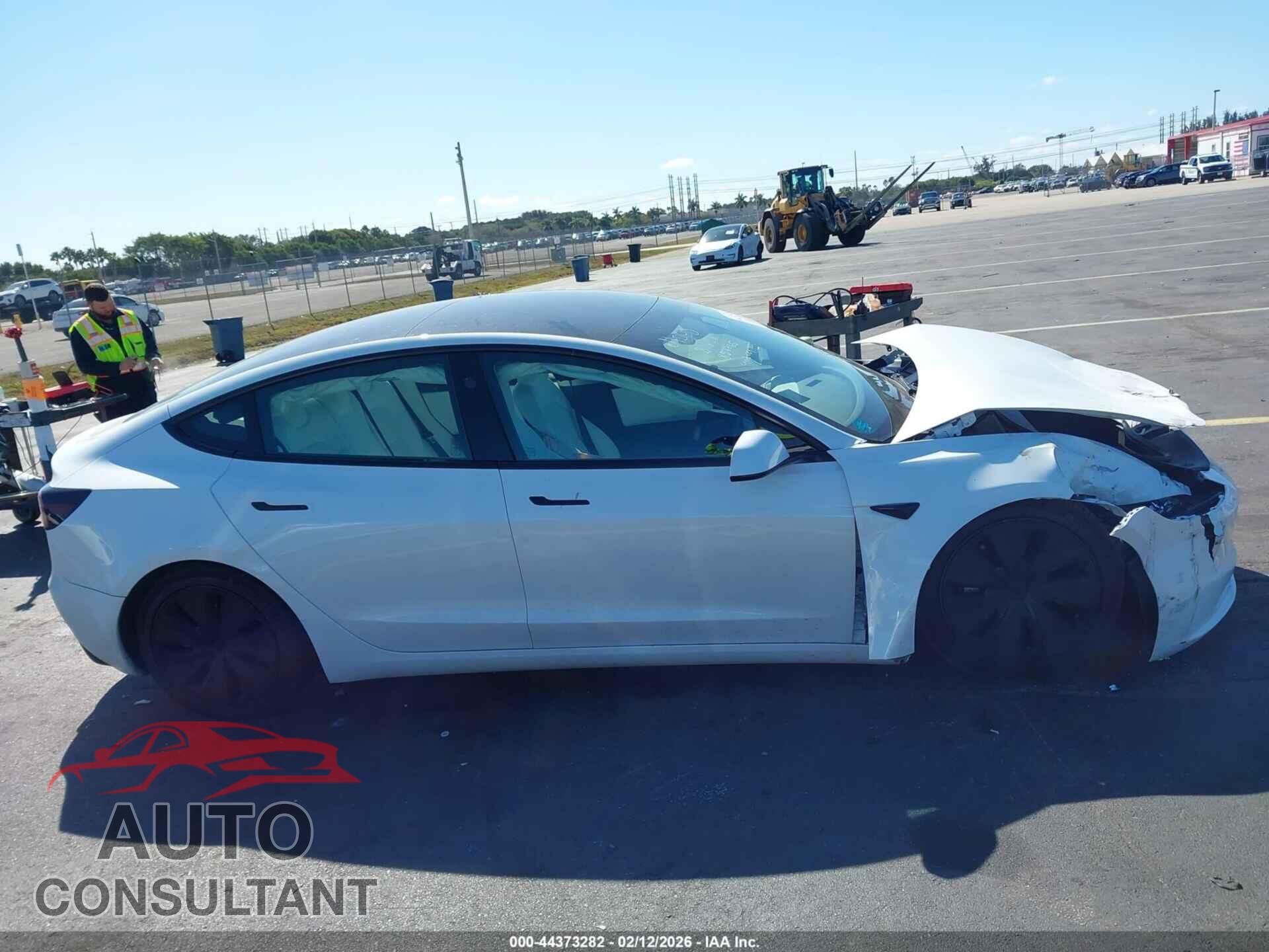 TESLA MODEL 3 2024 - 5YJ3E1EA4RF857765