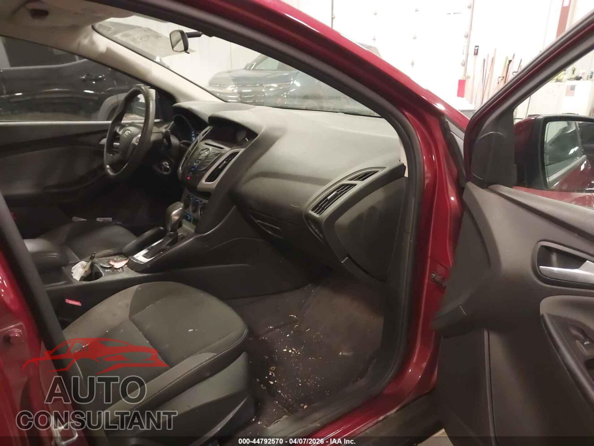 FORD FOCUS 2014 - 1FADP3F28EL245938