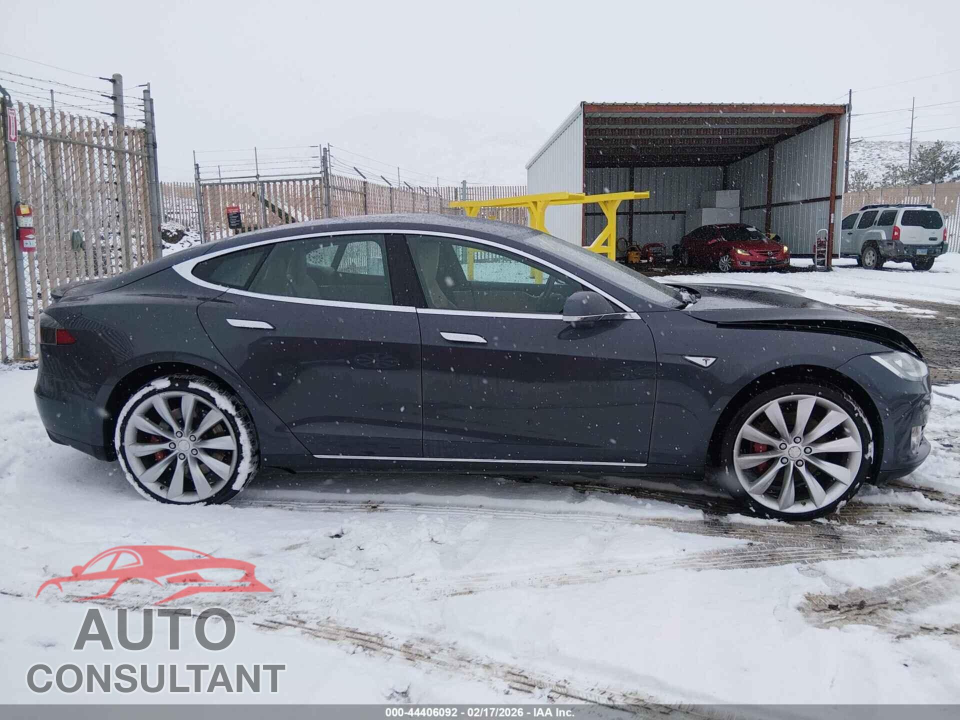 TESLA MODEL S 2015 - 5YJSA1E26FF112074