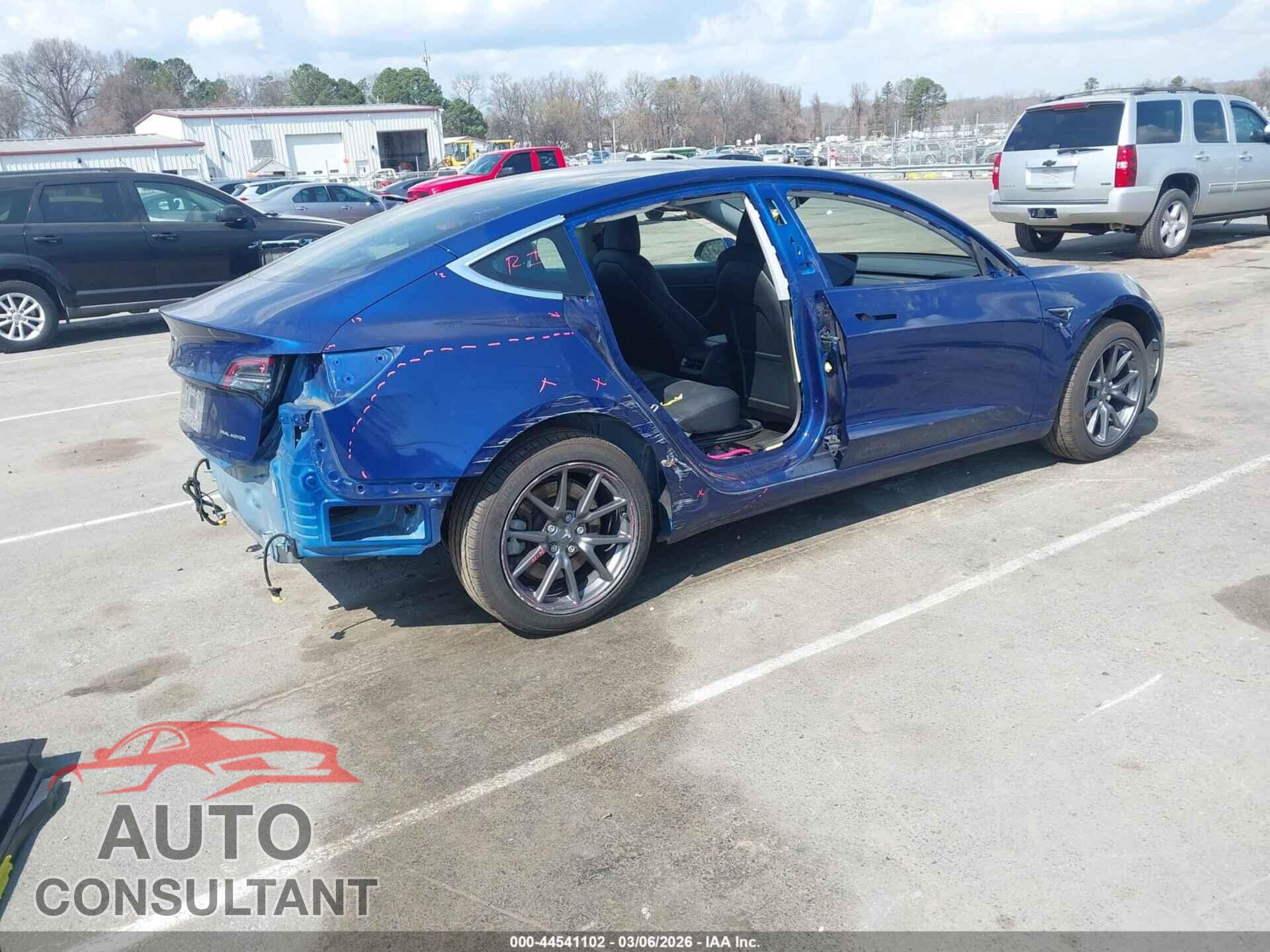 TESLA MODEL 3 2020 - 5YJ3E1EB3LF711244