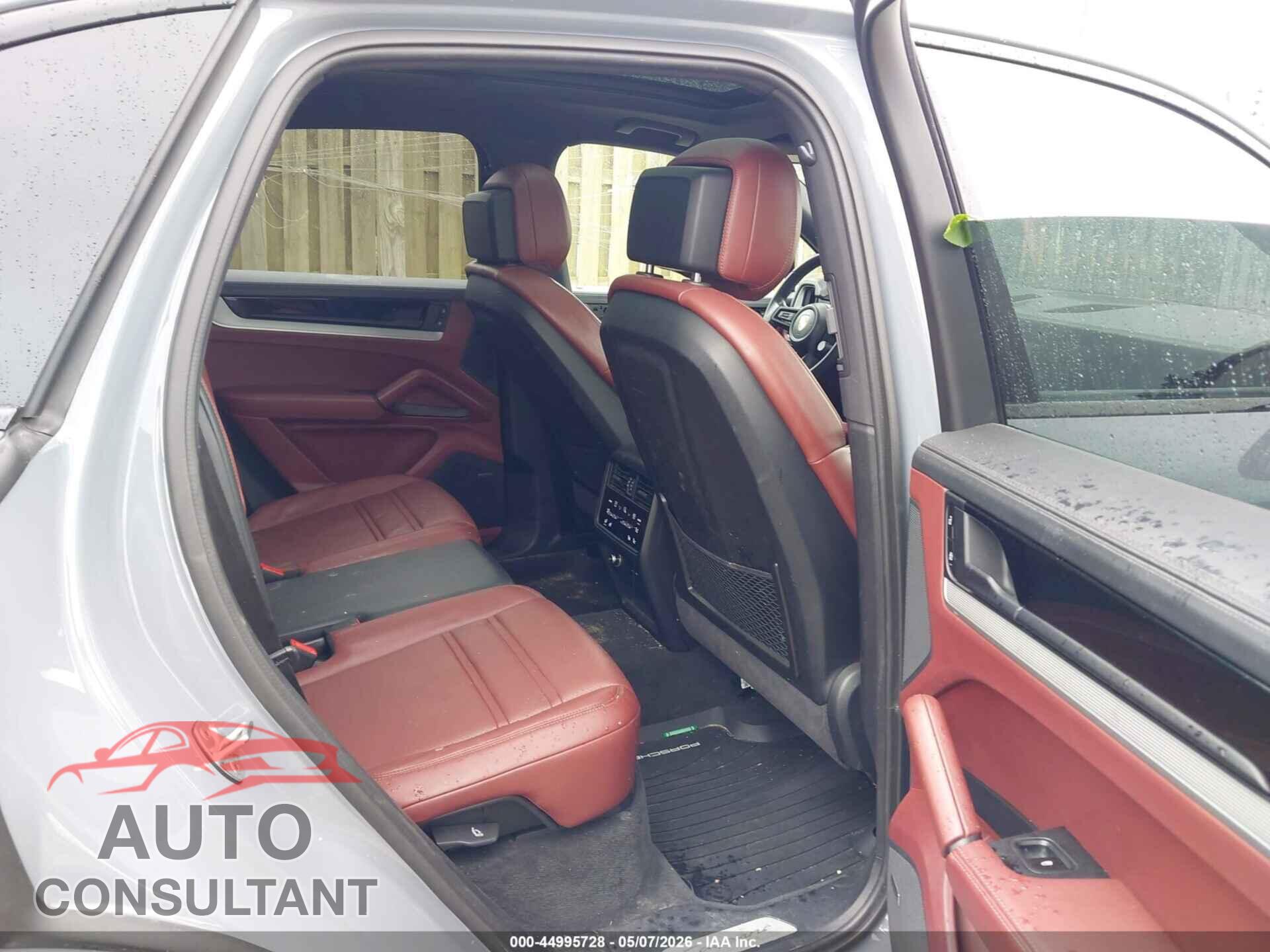 PORSCHE CAYENNE 2024 - WP1AA2AY9RDA11584