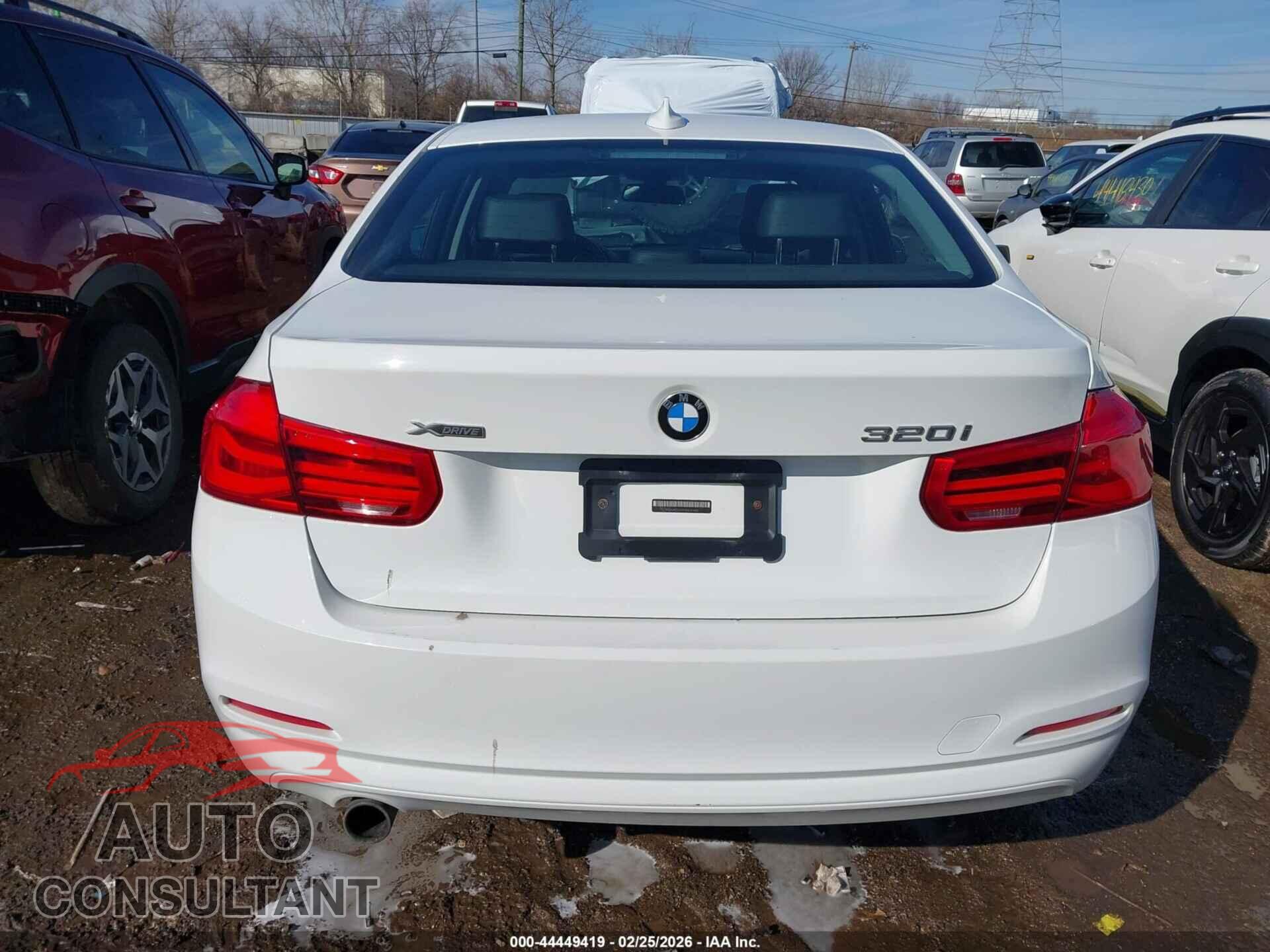BMW 320I 2017 - WBA8E5G59HNU41480