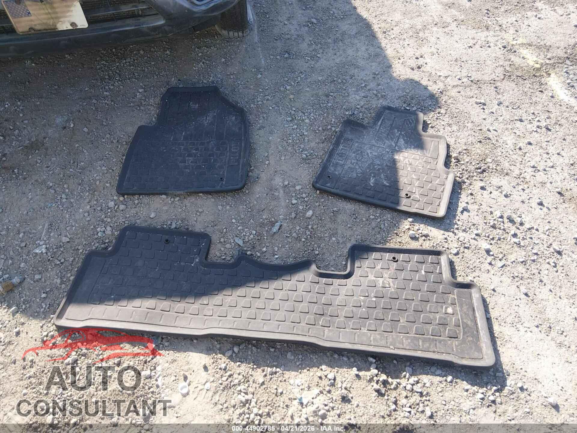 HONDA PILOT 2013 - 5FNYF4H99DB005149