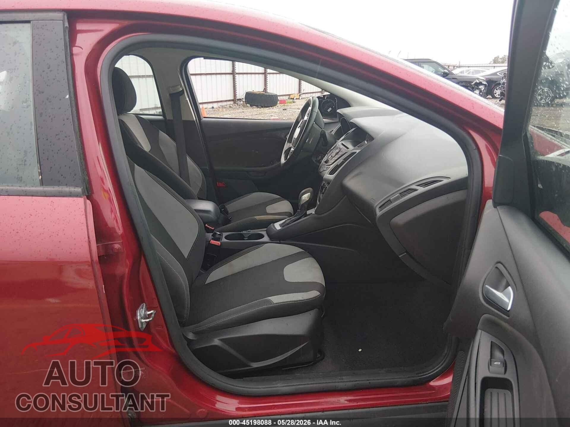 FORD FOCUS 2014 - 1FADP3F25EL451721