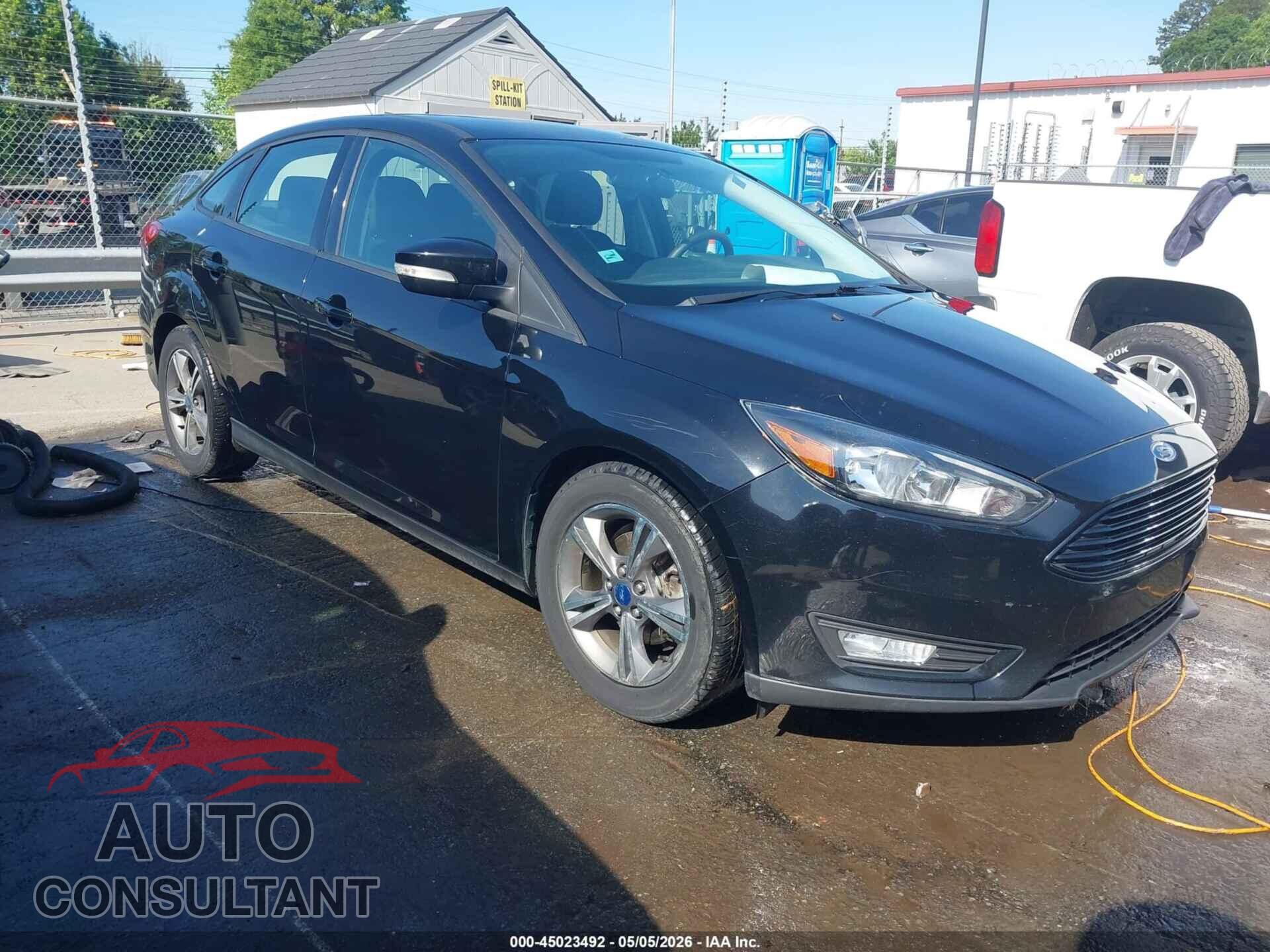 FORD FOCUS 2017 - 1FADP3FE4HL335196