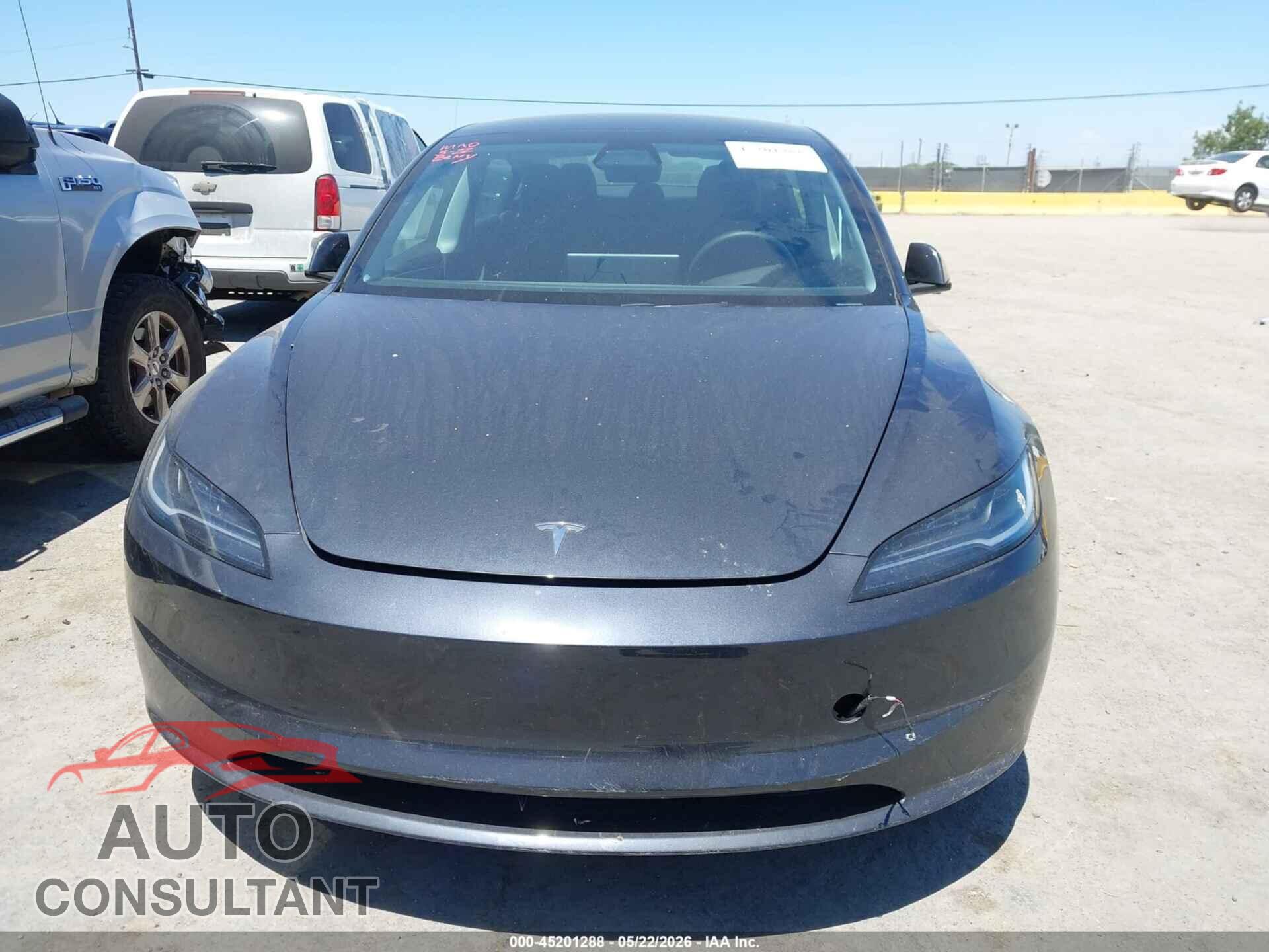 TESLA MODEL 3 2024 - 5YJ3E1EA3RF737696
