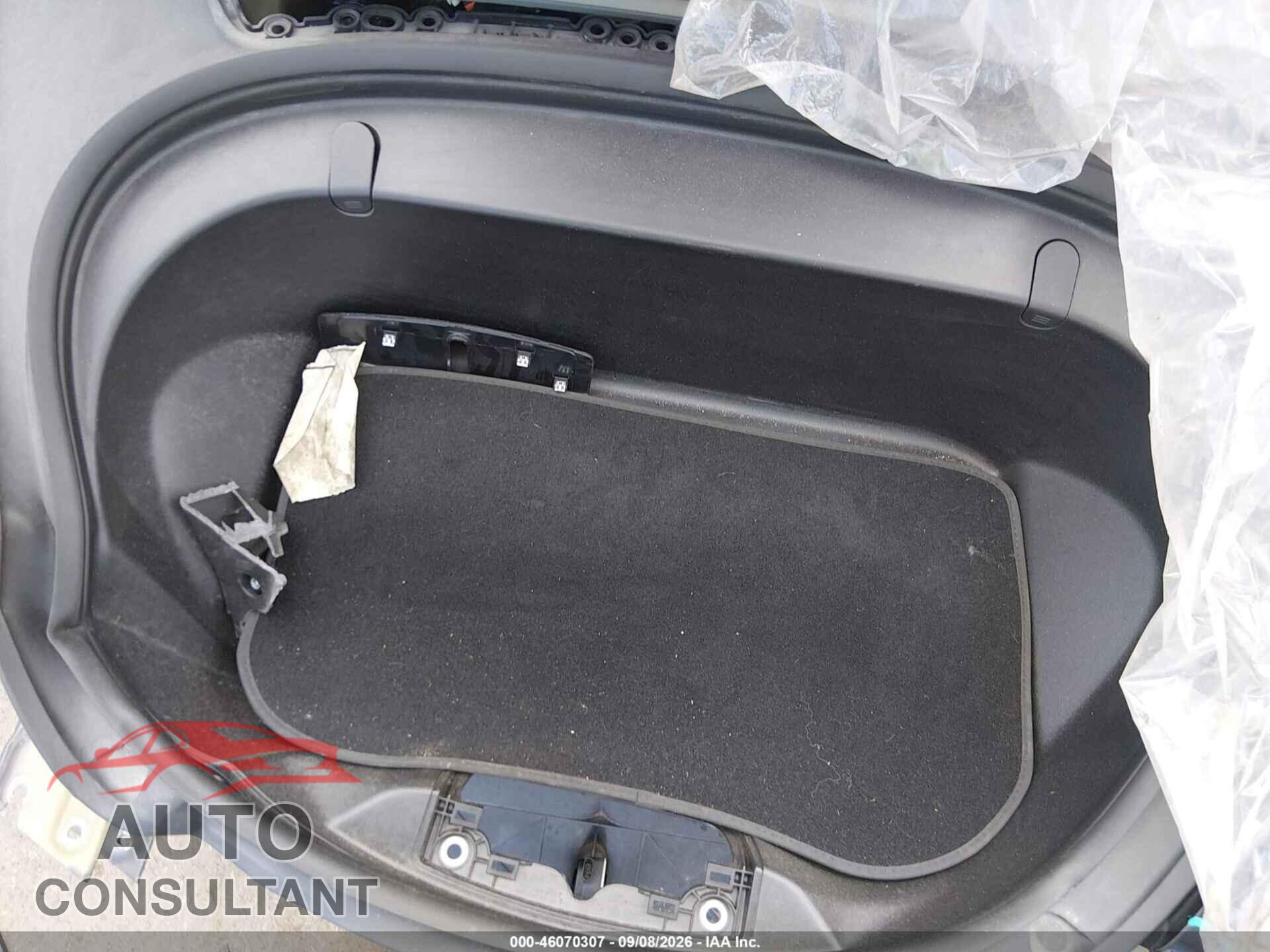 TESLA MODEL 3 2018 - 5YJ3E1EB4JF090318