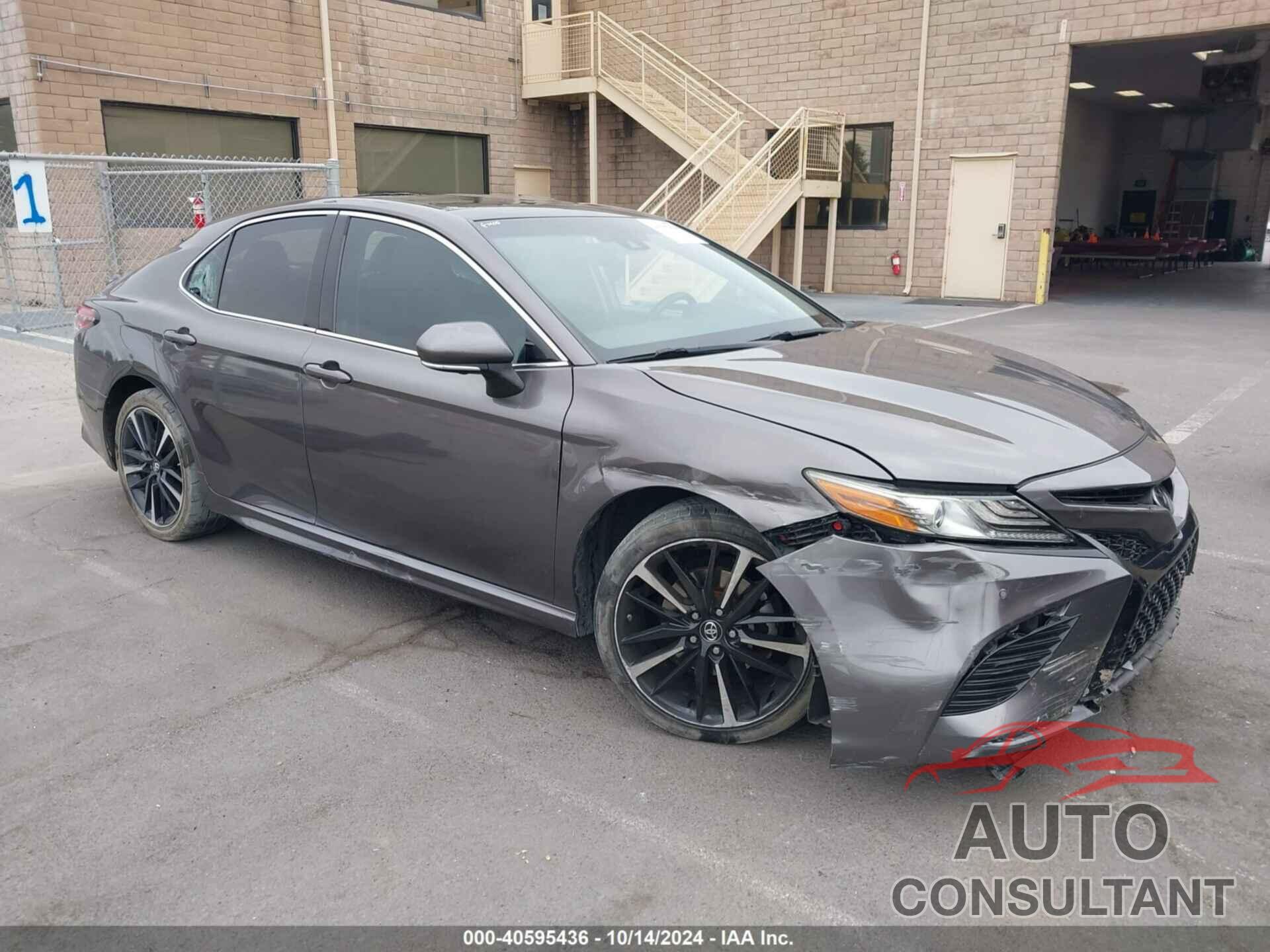TOYOTA CAMRY 2018 - 4T1B61HK2JU017844