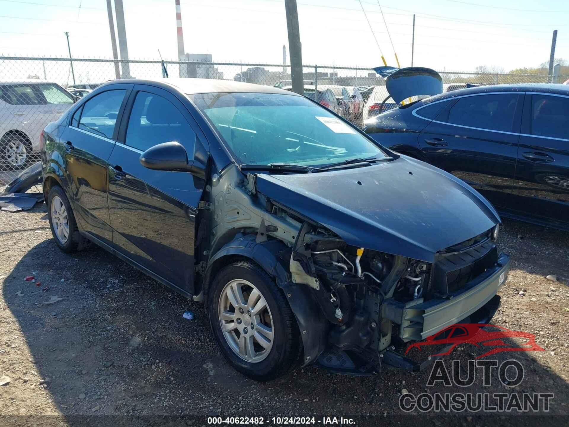 CHEVROLET SONIC 2013 - 1G1JC5SH4D4155038