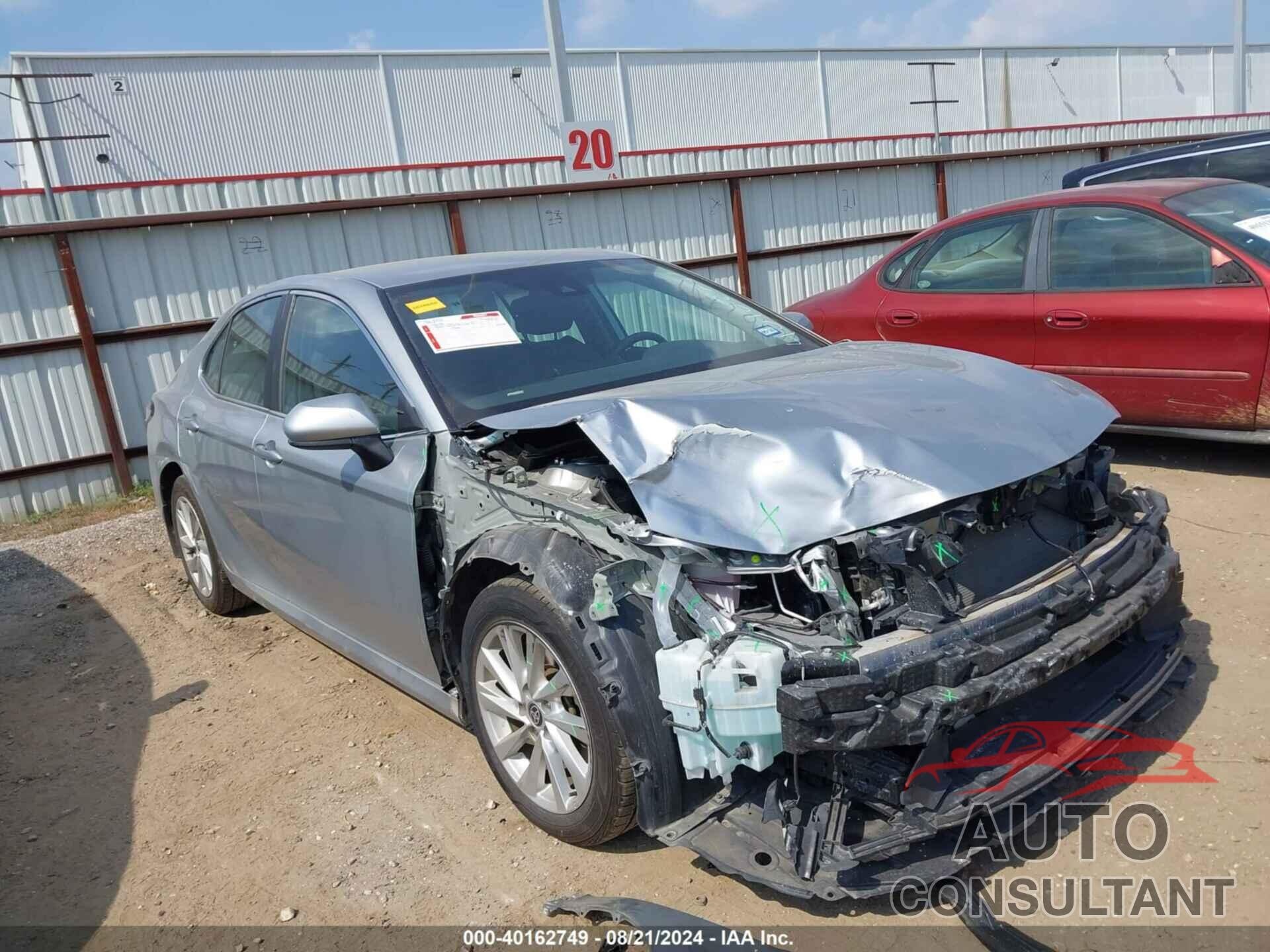 TOYOTA CAMRY 2021 - 4T1C11AK0MU450998