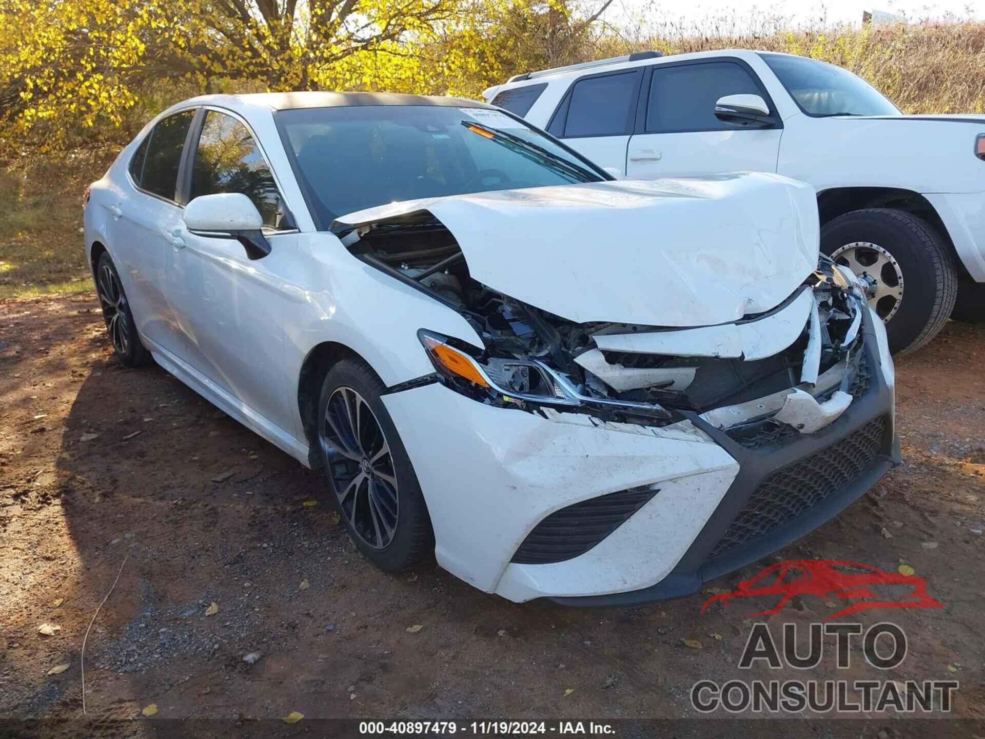 TOYOTA CAMRY 2018 - 4T1B11HKXJU121139