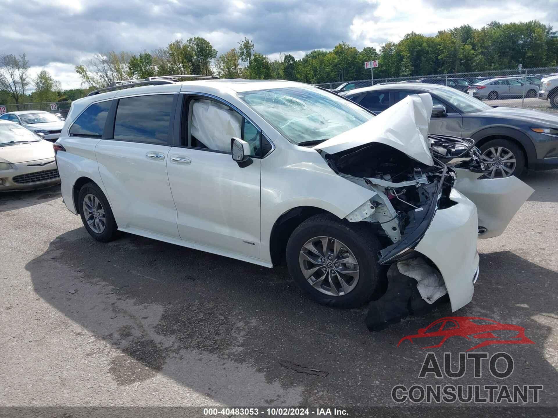 TOYOTA SIENNA 2021 - 5TDYSKFC7MS020873