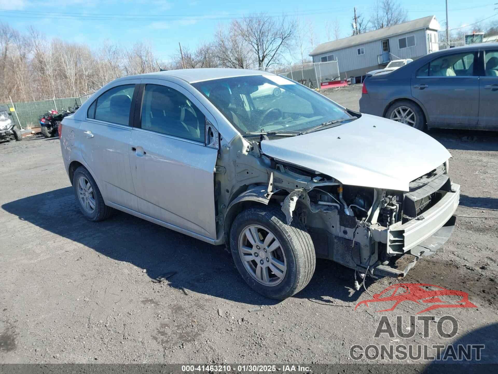 CHEVROLET SONIC 2014 - 1G1JC5SH2E4101013