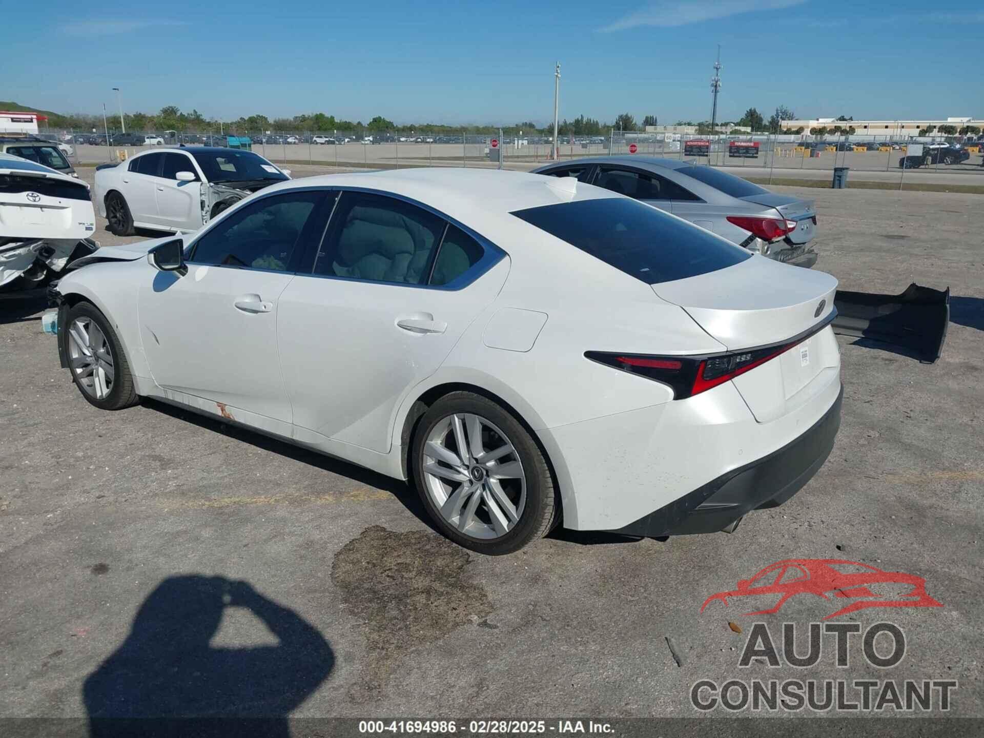 LEXUS IS 300 2024 - JTHCA1D23R5133037